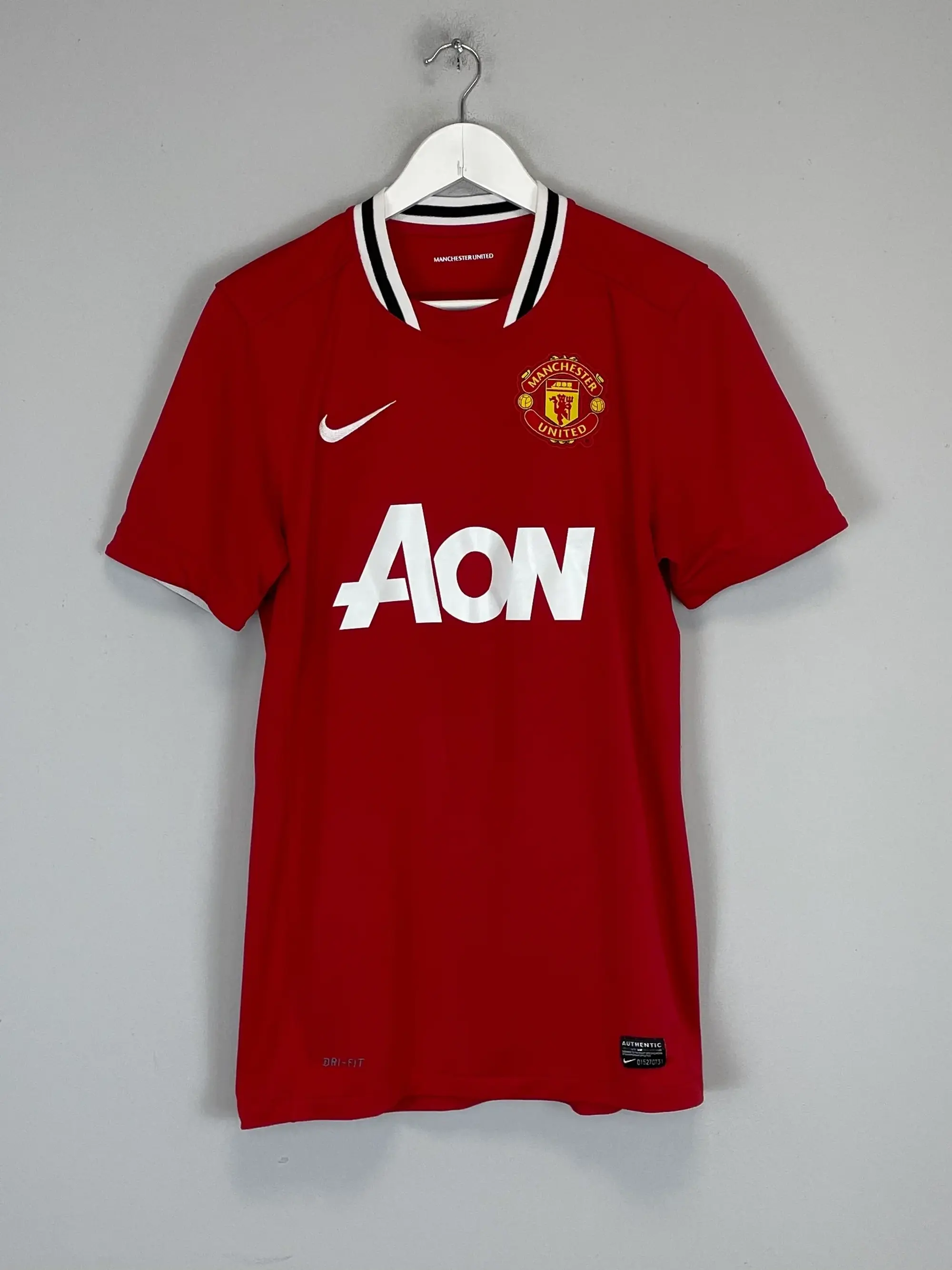 CULT KITS - 2011/12 MANCHESTER UNITED VIDIC #15 HOME SHIRT (S) NIKE