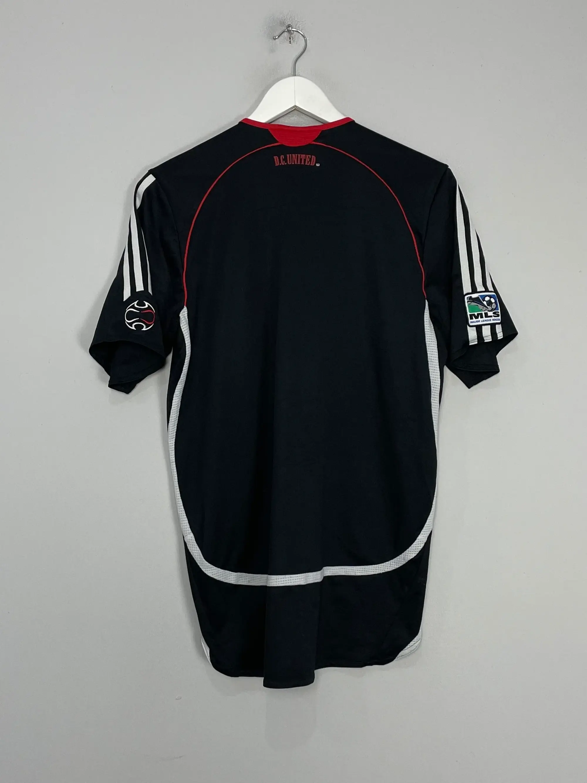 CULT KITS - 2010/12 LIVERPOOL AGGER #5 *MATCH ISSUE + SIGNED* HOME SHIRT (XL) ADIDAS