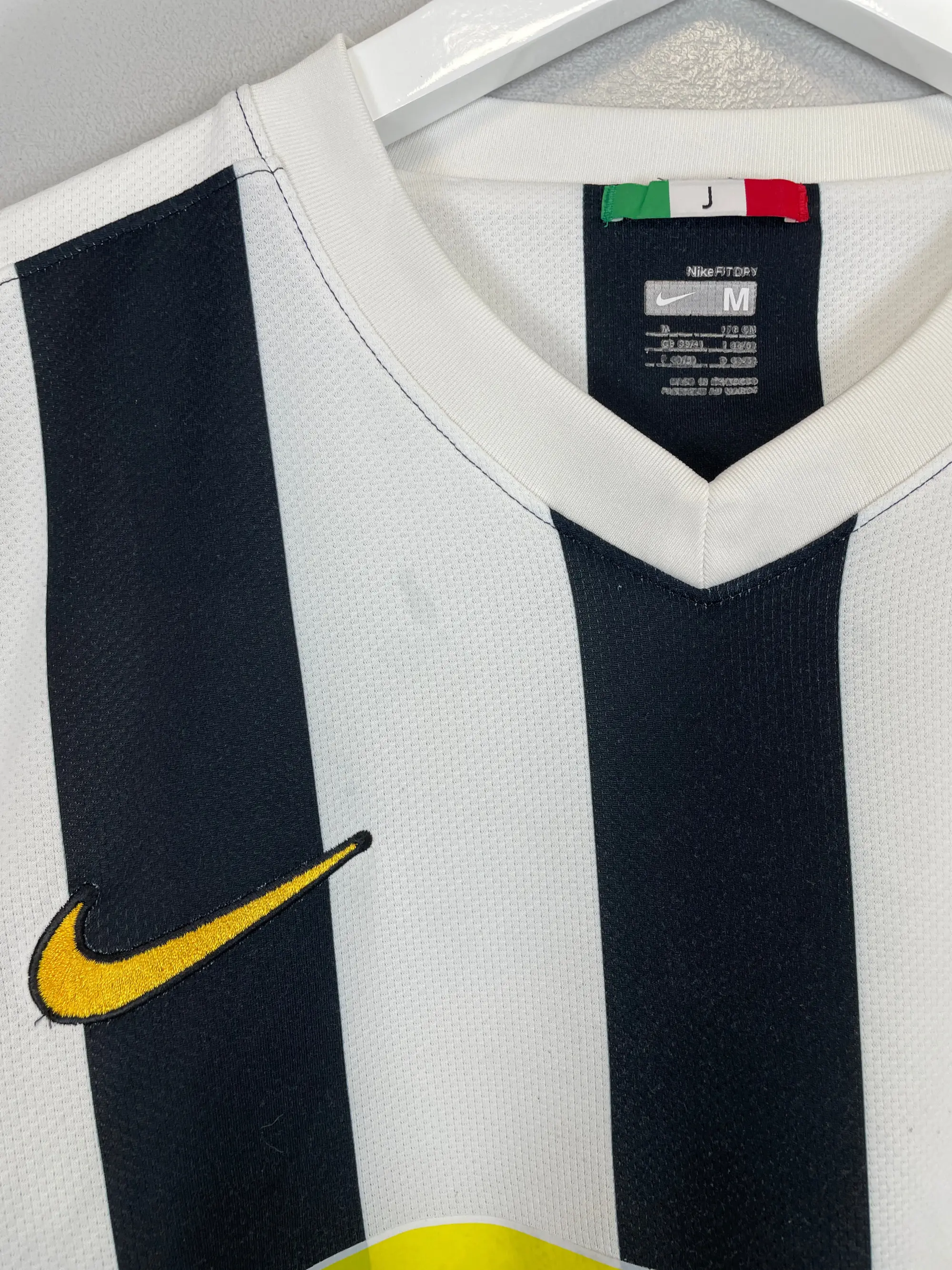 CULT KITS - 2009/10 JUVENTUS DEL PIERO #10 HOME SHIRT (M) NIKE