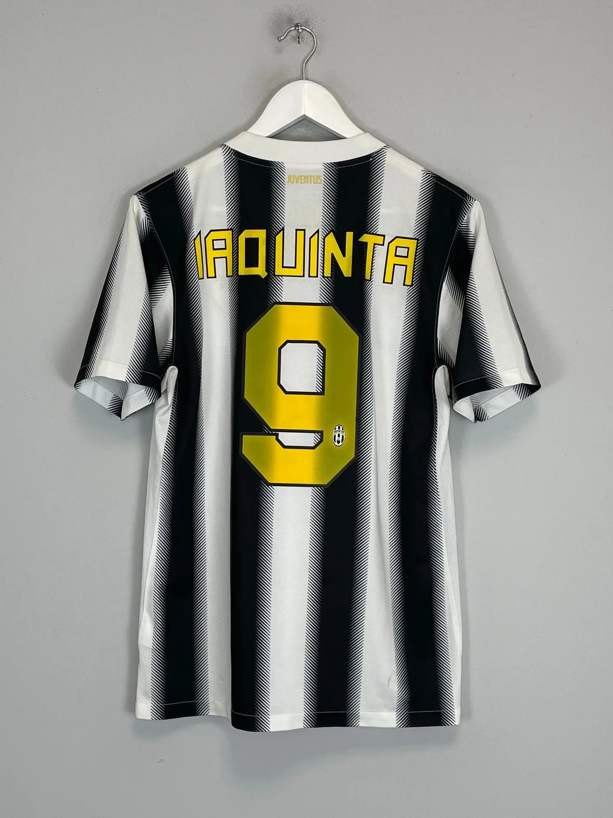 CULT KITS - 2011/12 JUVENTUS IAQUINTA #9 HOME SHIRT (S) NIKE