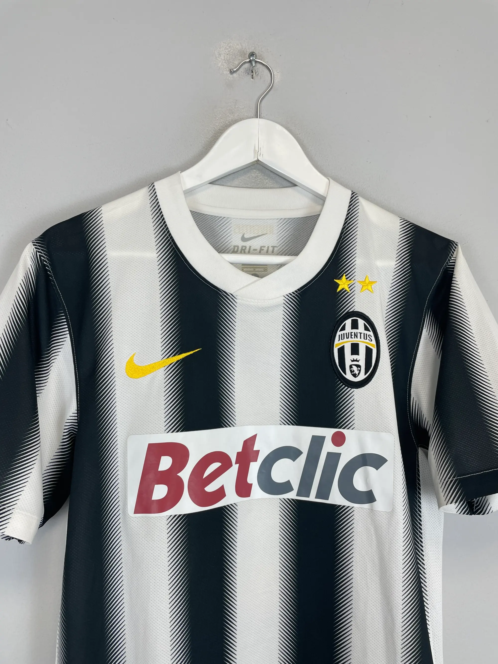CULT KITS - 2011/12 JUVENTUS IAQUINTA #9 HOME SHIRT (S) NIKE
