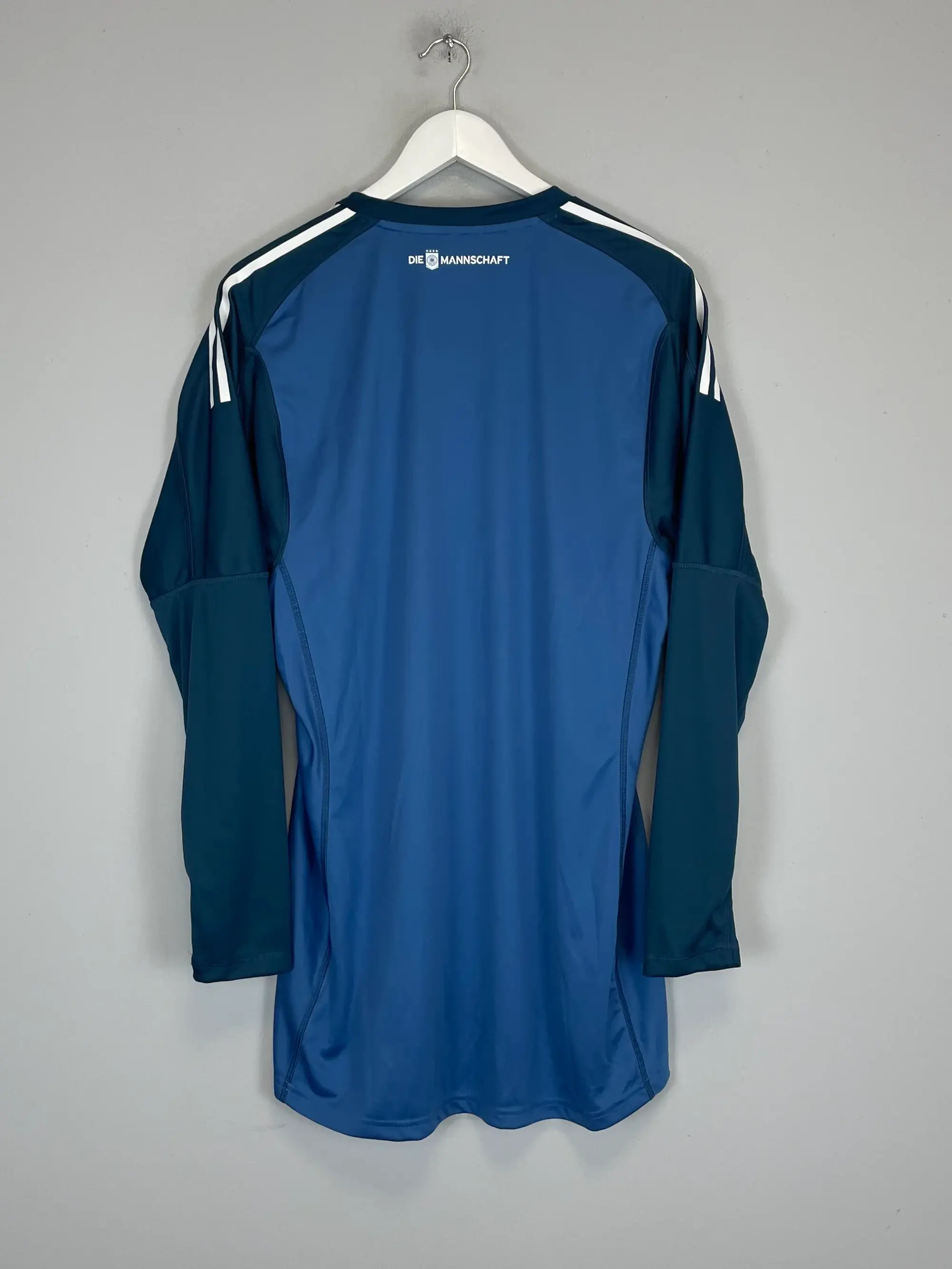 CULT KITS - 2002/03 JAPAN MOROSHIMA #8 *PLAYER ISSUE* HOME SHIRT (L) ADIDAS