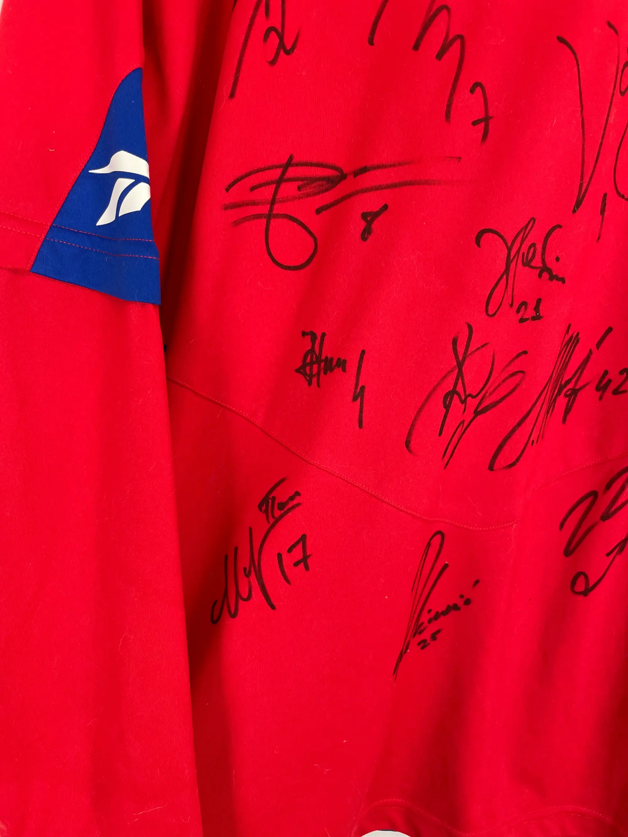 2009/10 CSKA MOSCOW L/S *SQUAD SIGNED* HOME SHIRT (L) REEBOK | Cult Kits