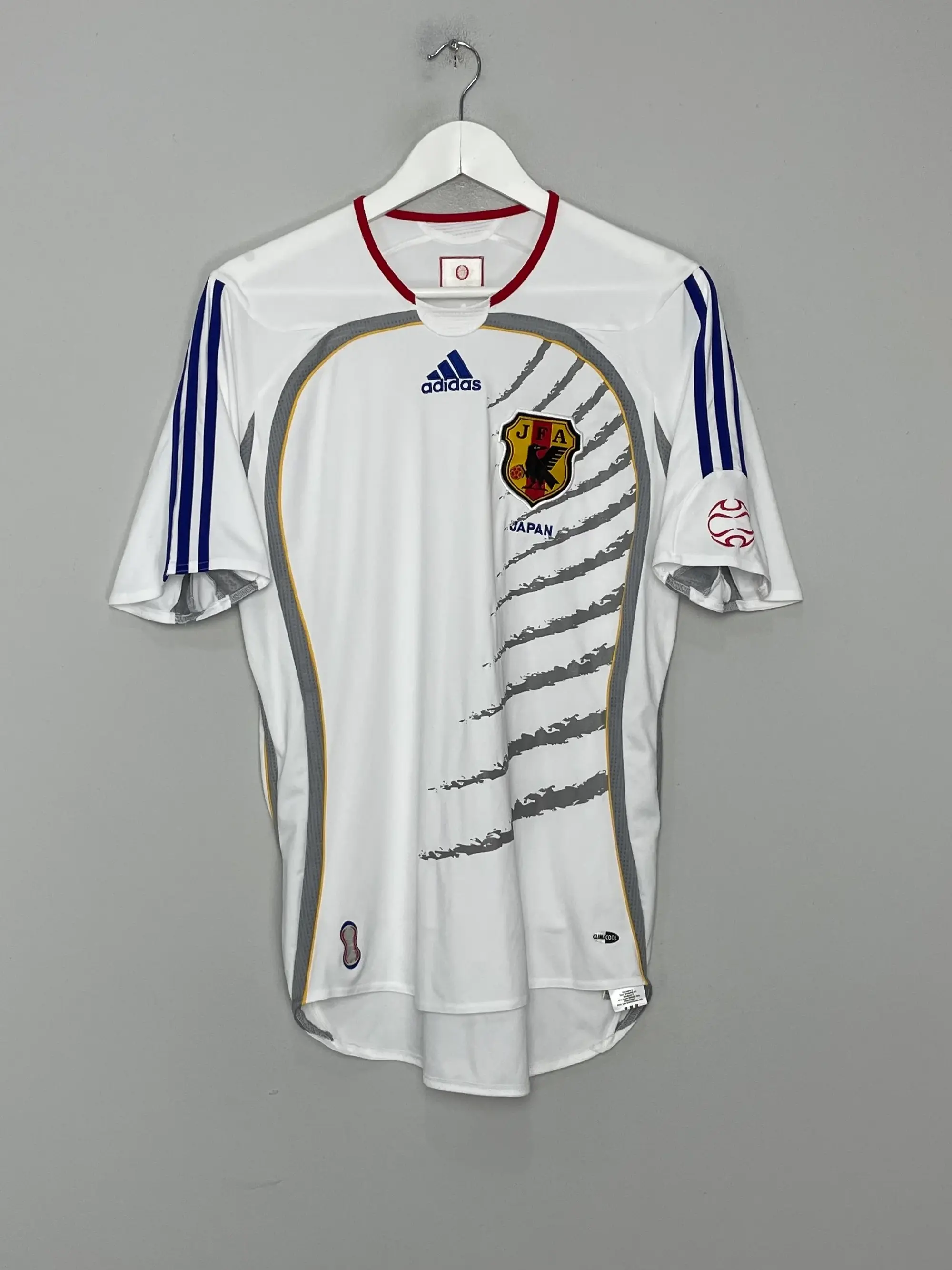 CULT KITS - 2006/08 JAPAN AWAY SHIRT (S) ADIDAS