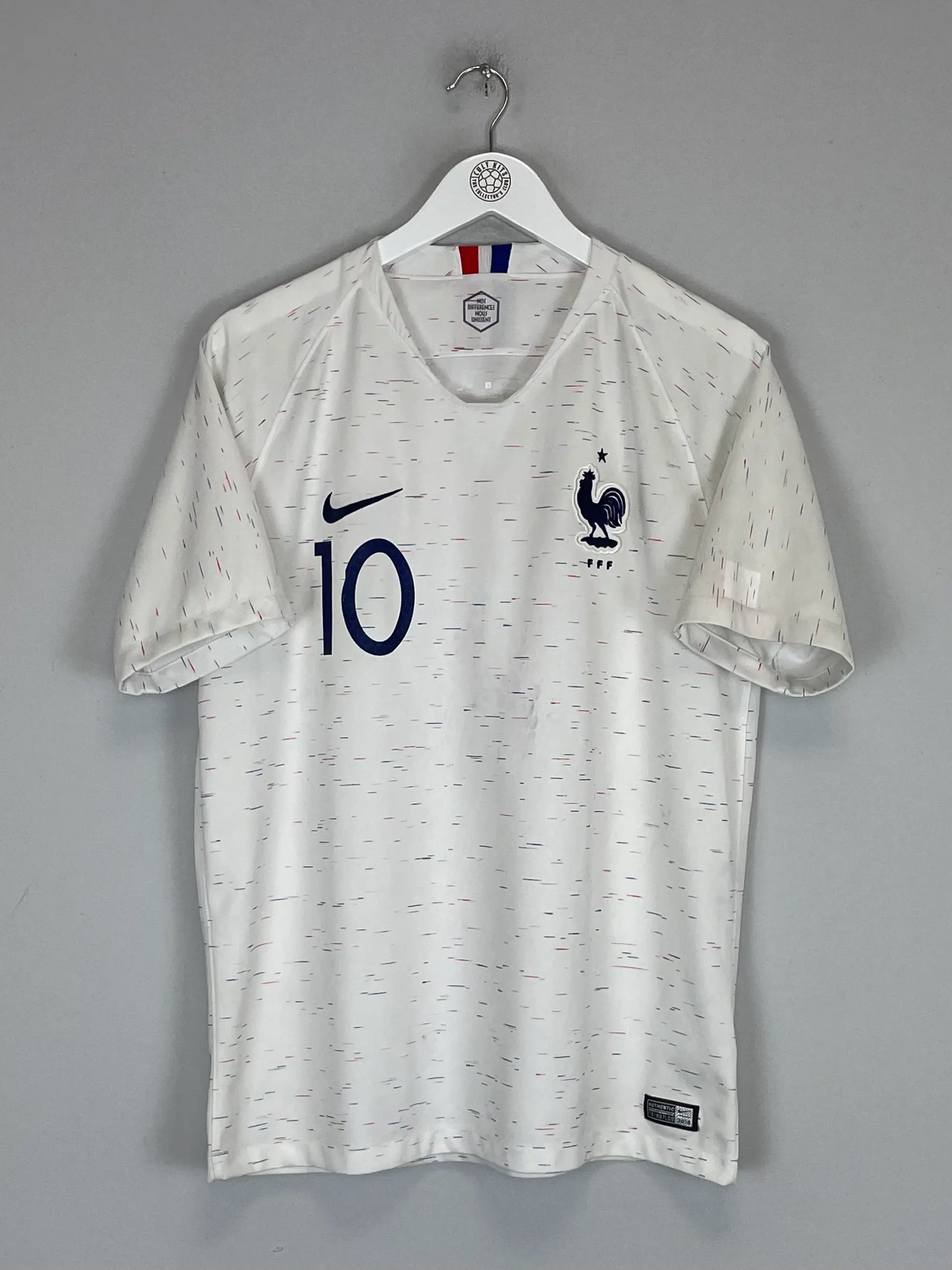 CULT KITS - 2018/19 FRANCE MBAPPE #10 AWAY SHIRT (L) NIKE