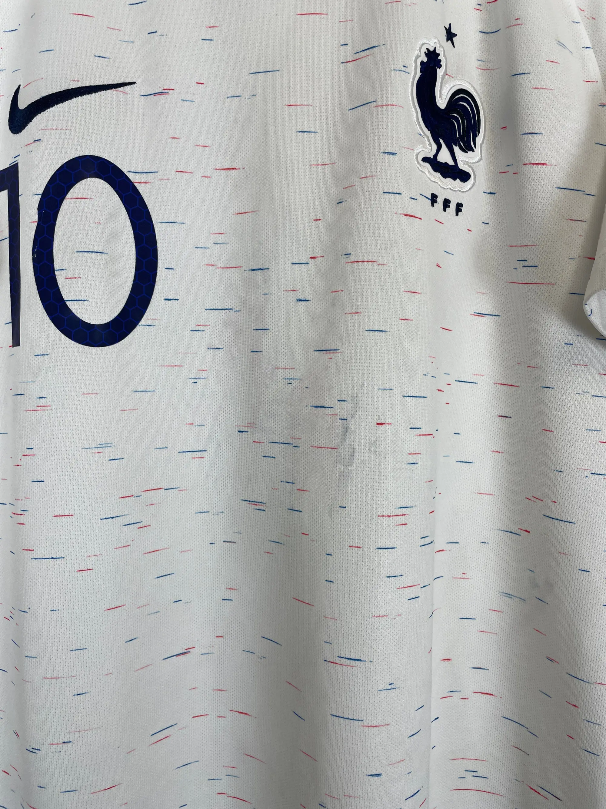 CULT KITS - 2018/19 FRANCE MBAPPE #10 AWAY SHIRT (L) NIKE