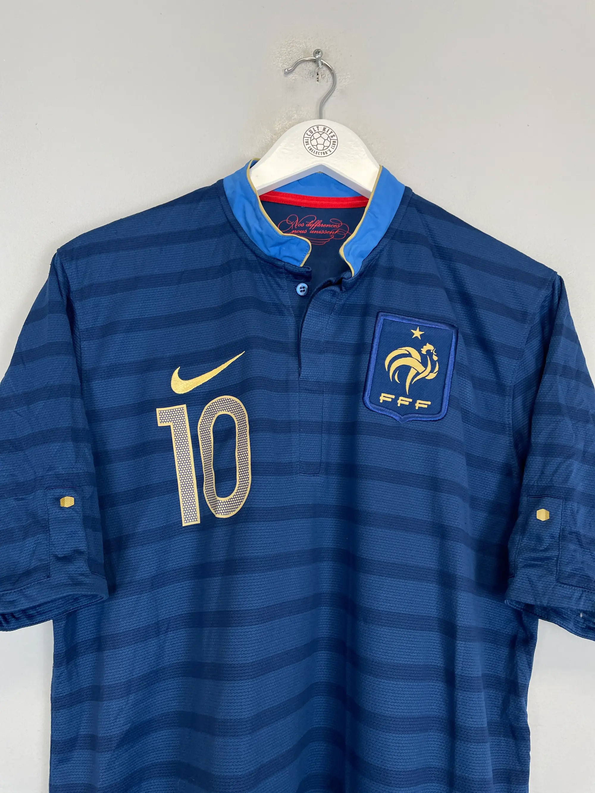 CULT KITS - 2012/13 FRANCE BENZEMA #10 HOME SHIRT (L) NIKE