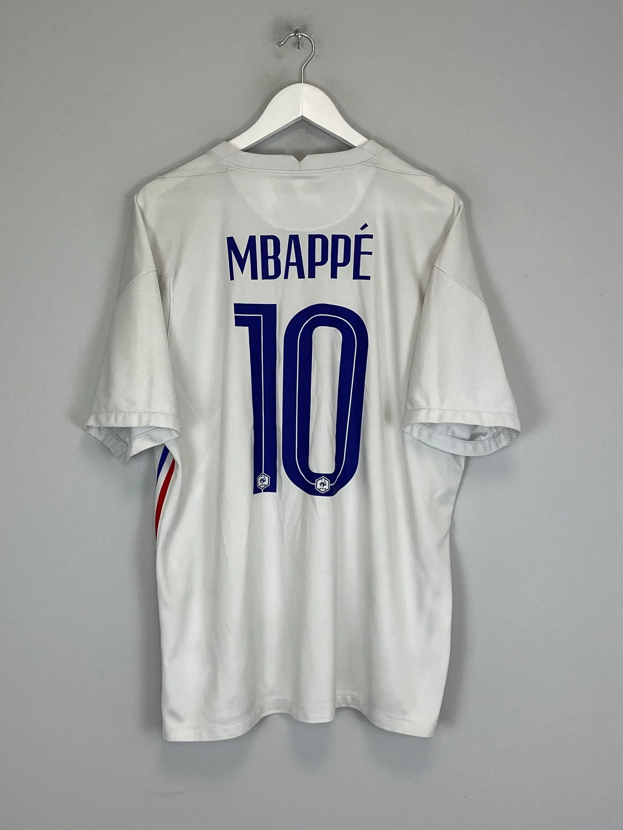 CULT KITS - 2020/21 FRANCE MBAPPE #10 AWAY SHIRT (XL) NIKE