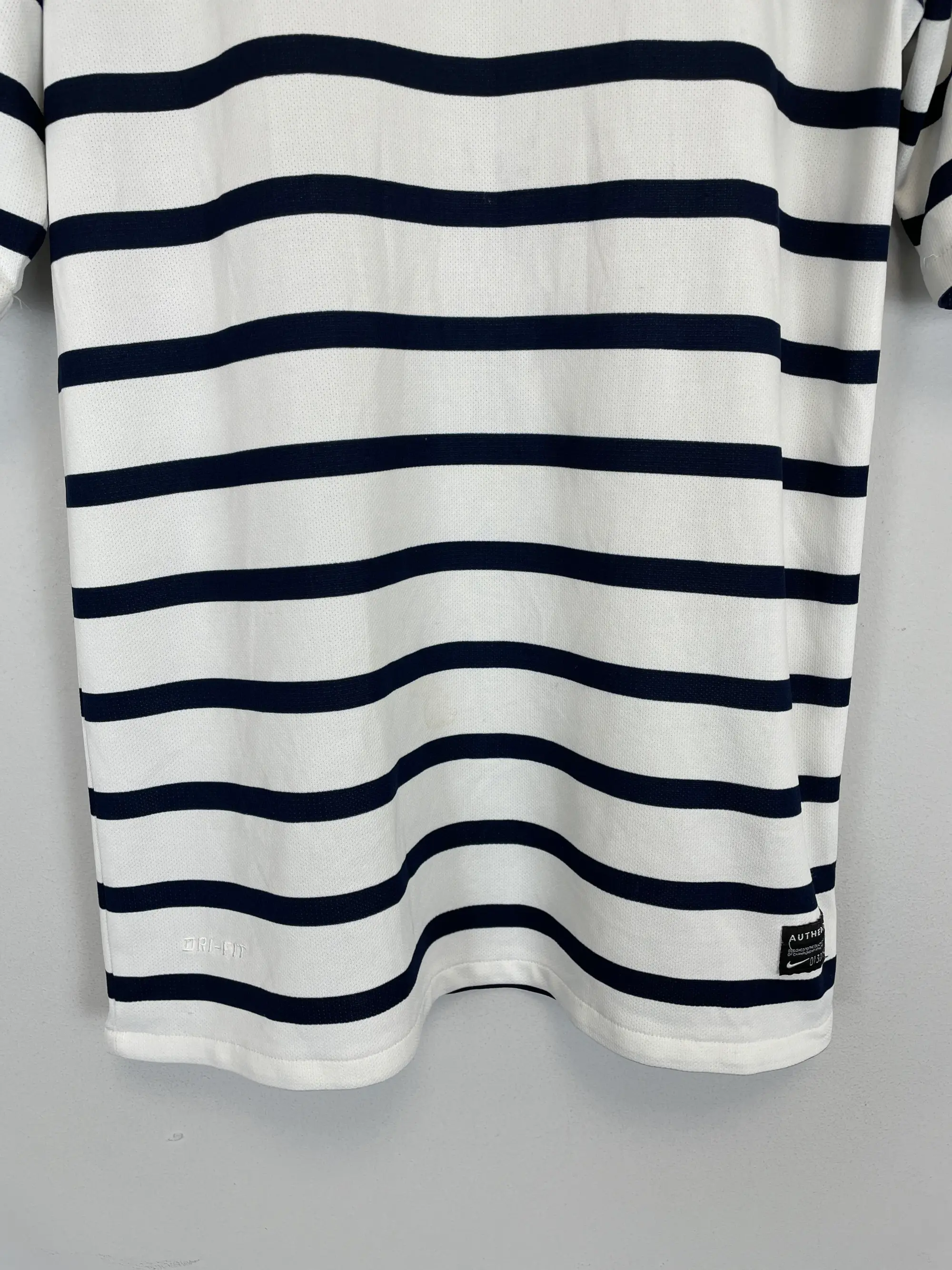 CULT KITS - 2011/12 FRANCE AWAY SHIRT (S) NIKE