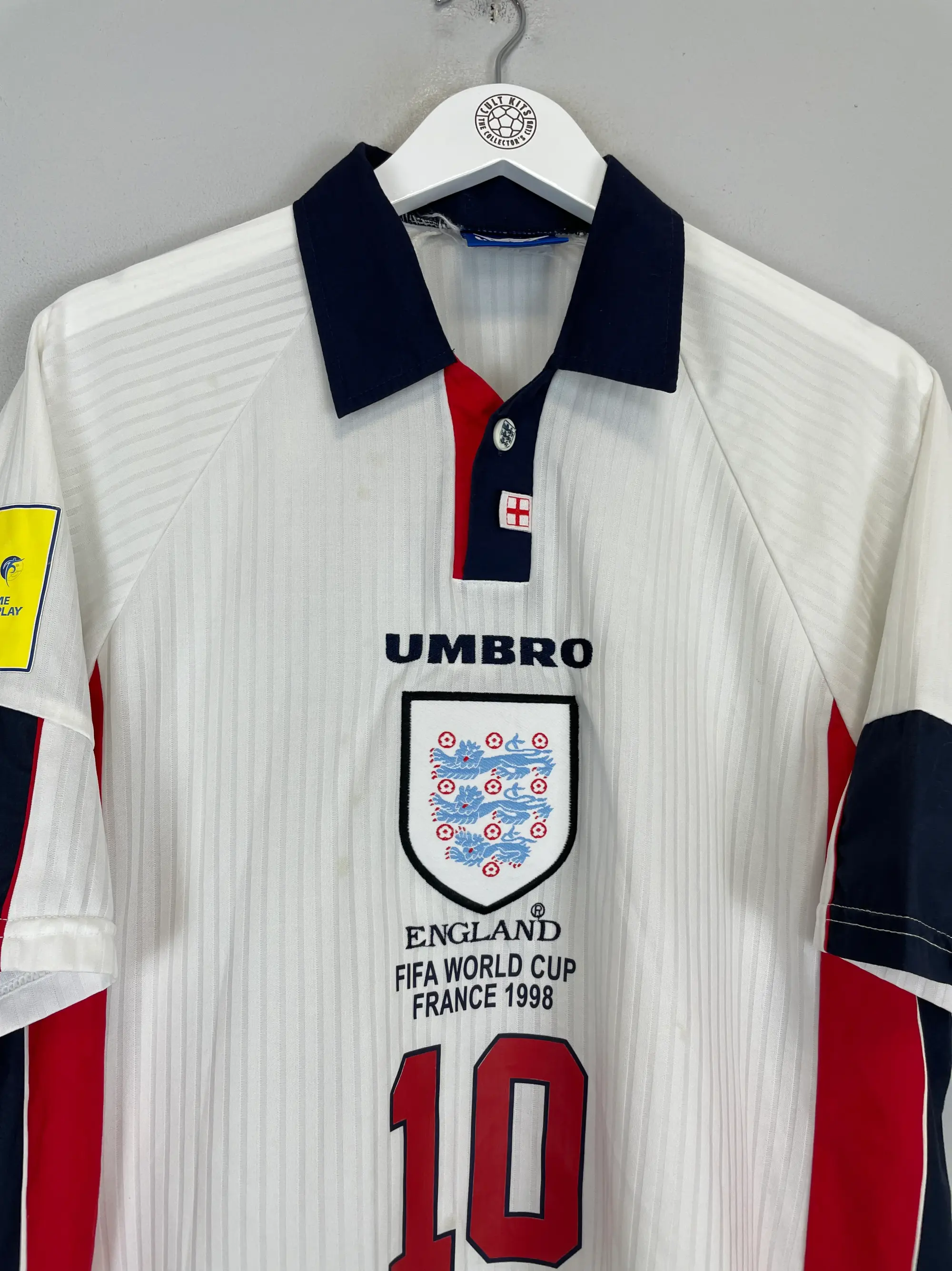 CULT KITS - 1997/99 ENGLAND SHERINGHAM #10 HOME SHIRT (XL) UMBRO