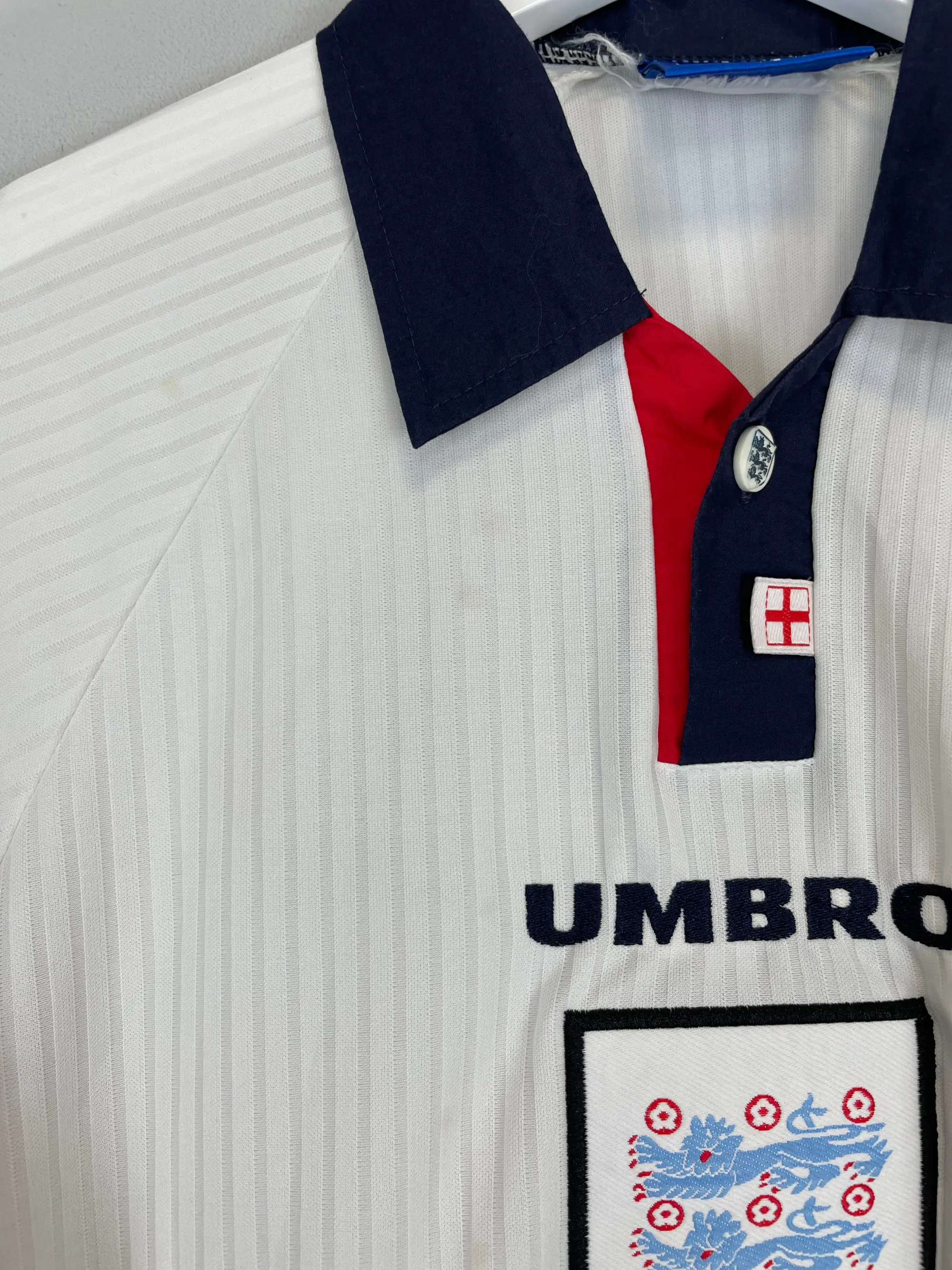 CULT KITS - 1997/99 ENGLAND SHERINGHAM #10 HOME SHIRT (XL) UMBRO