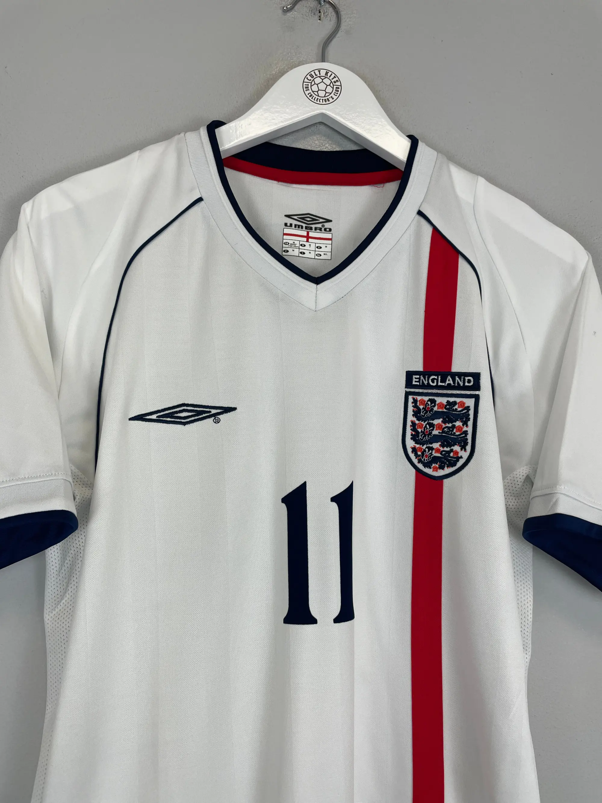 CULT KITS - 2001/03 ENGLAND HESKEY #11 HOME SHIRT (M) UMBRO