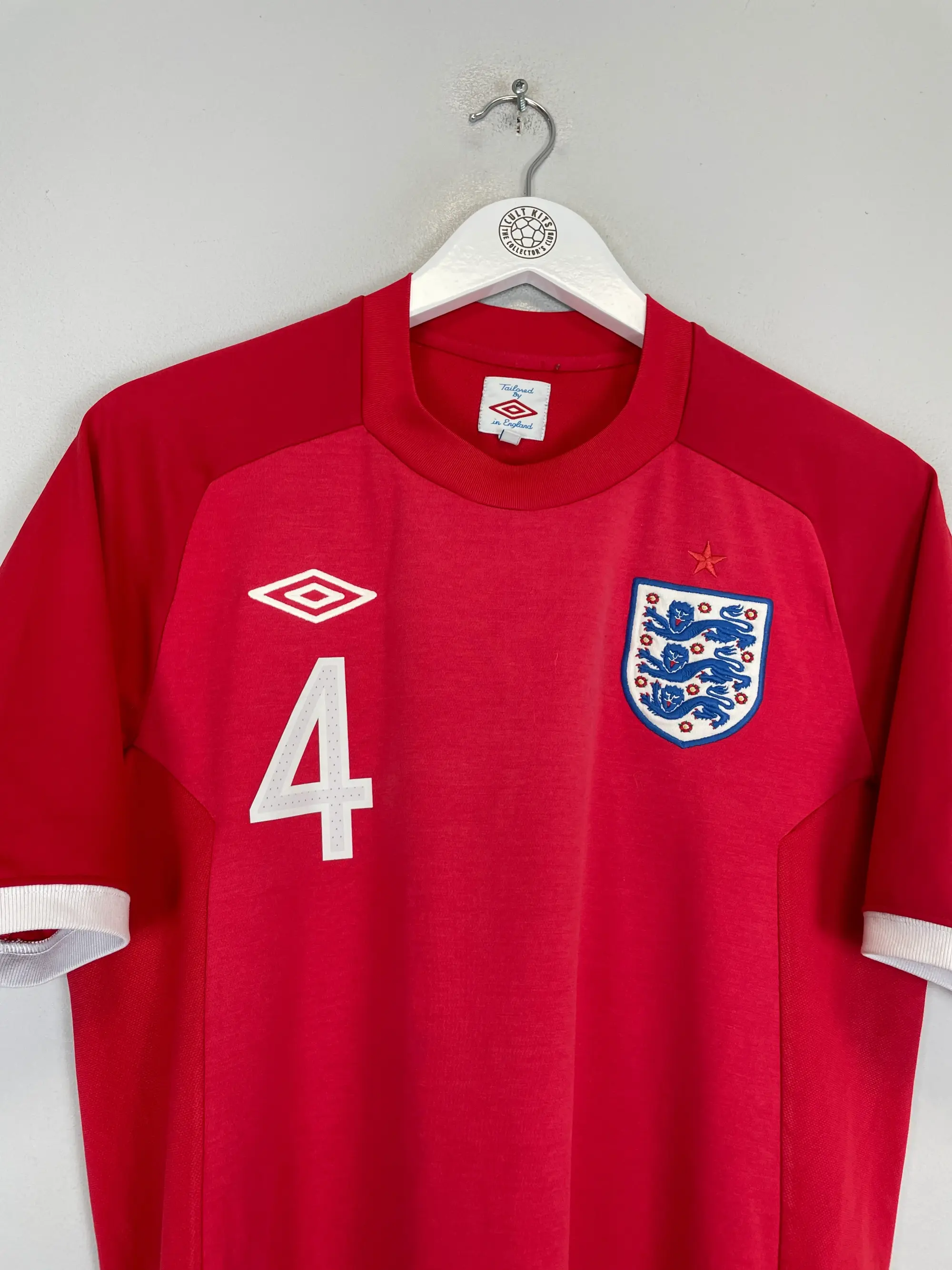 CULT KITS - 2010/11 ENGLAND GERRARD #4 AWAY SHIRT (M) UMBRO