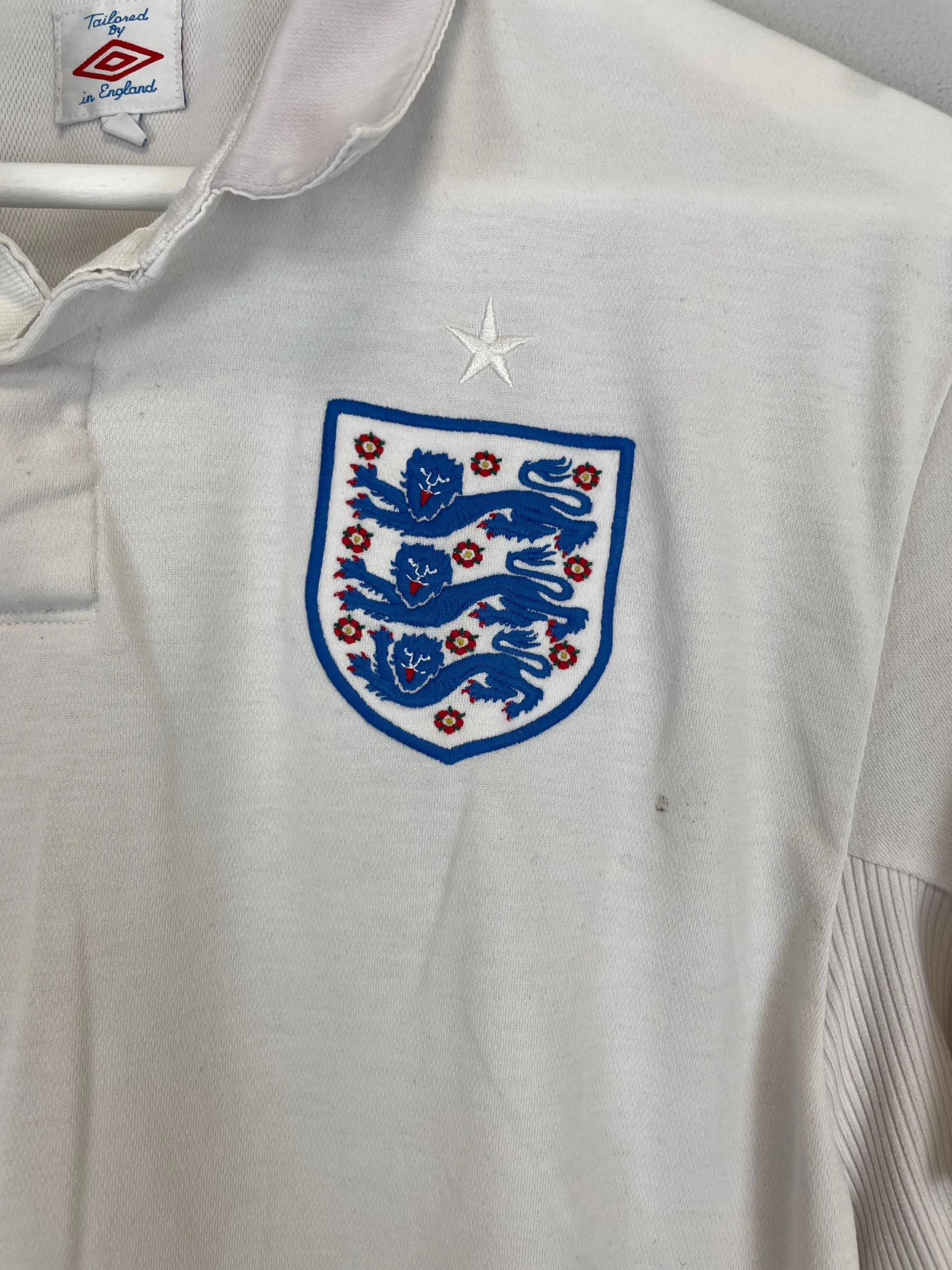 CULT KITS - 2009/10 ENGLAND HOME SHIRT (XL) UMBRO