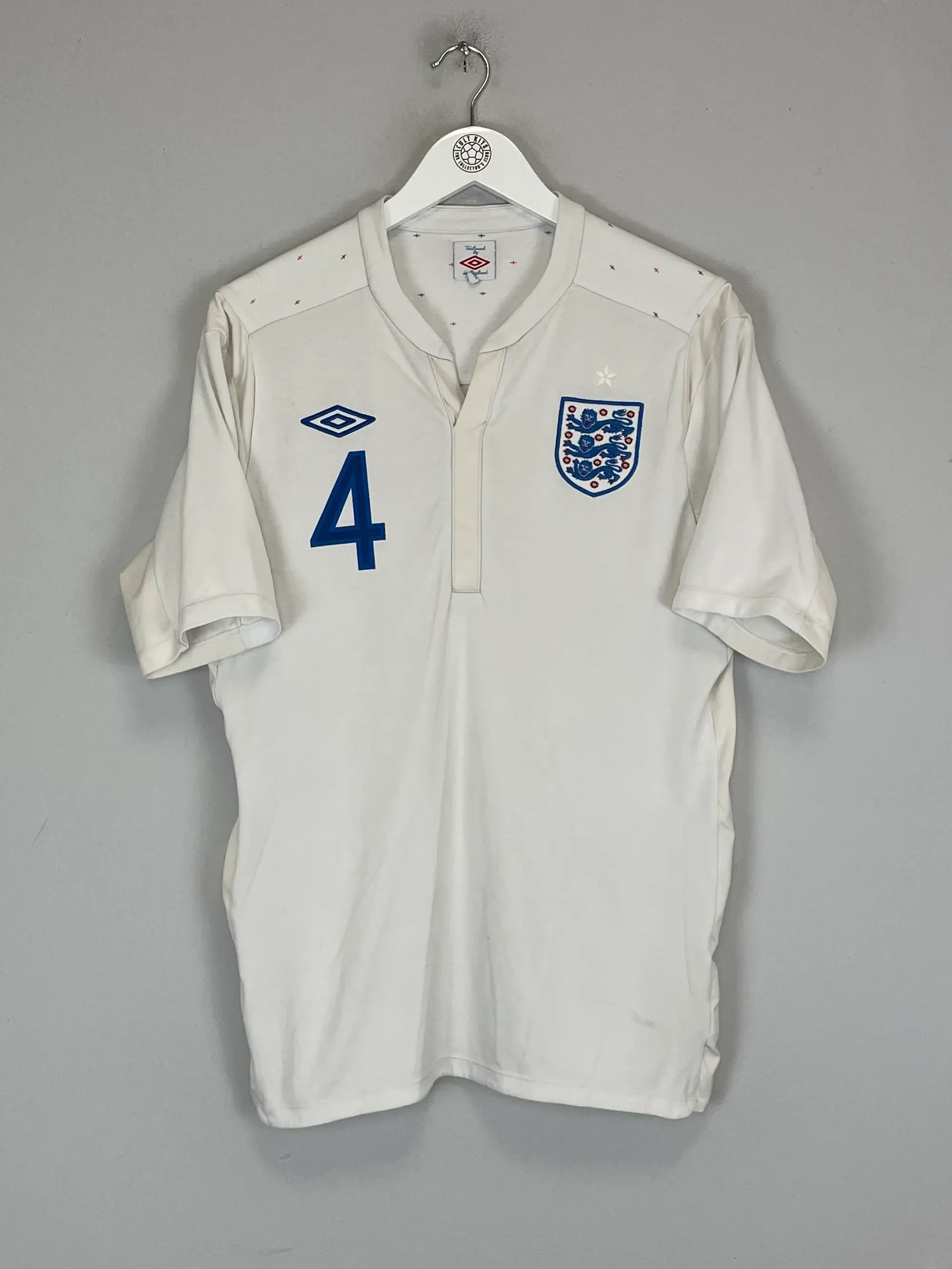CULT KITS - 2010/11 ENGLAND GERRARD #4 HOME SHIRT (M) UMBRO