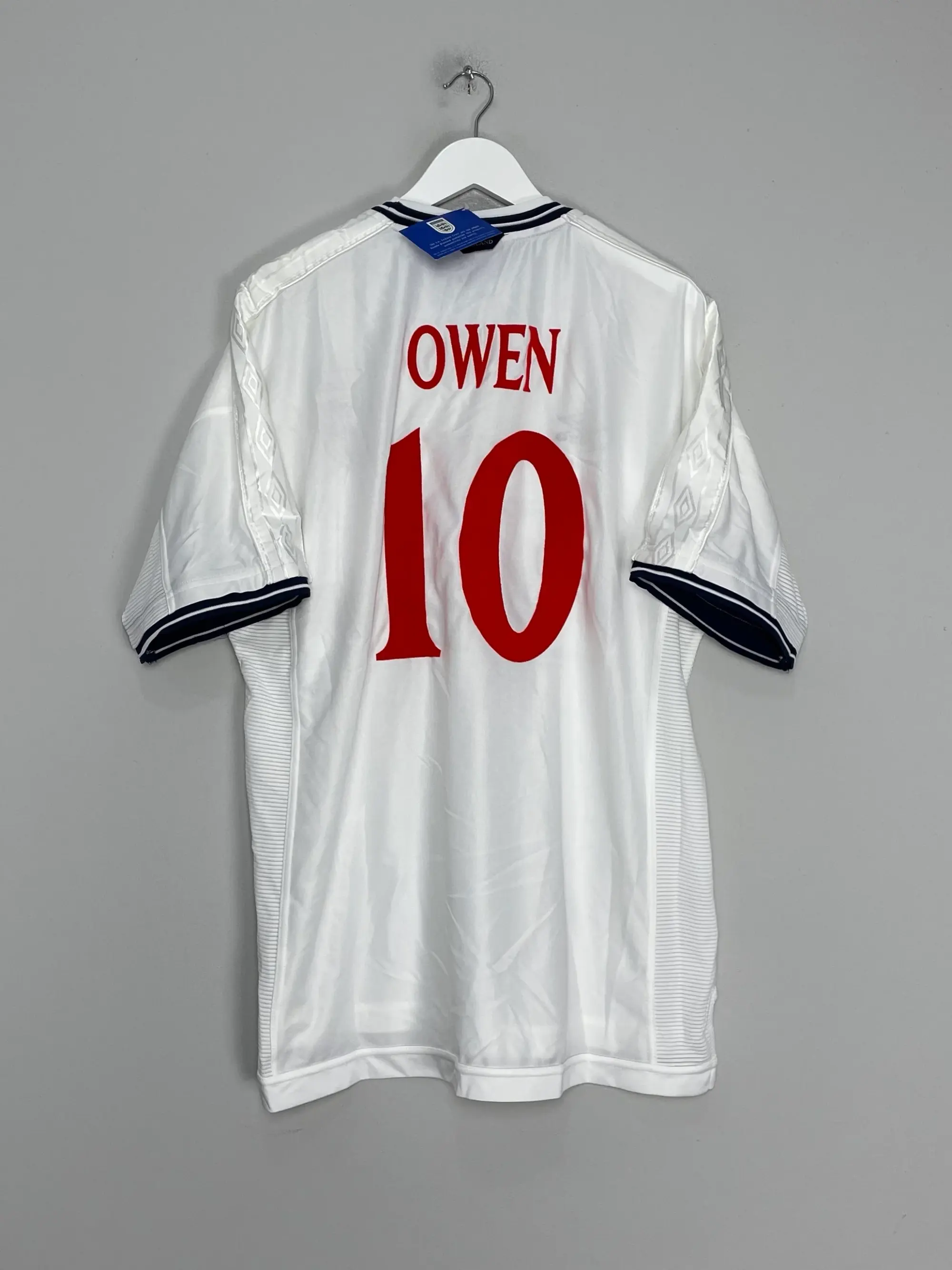 CULT KITS - 1999/01 ENGLAND OWEN #10 *BNWT* SIGNED HOME SHIRT (XXL) UMBRO