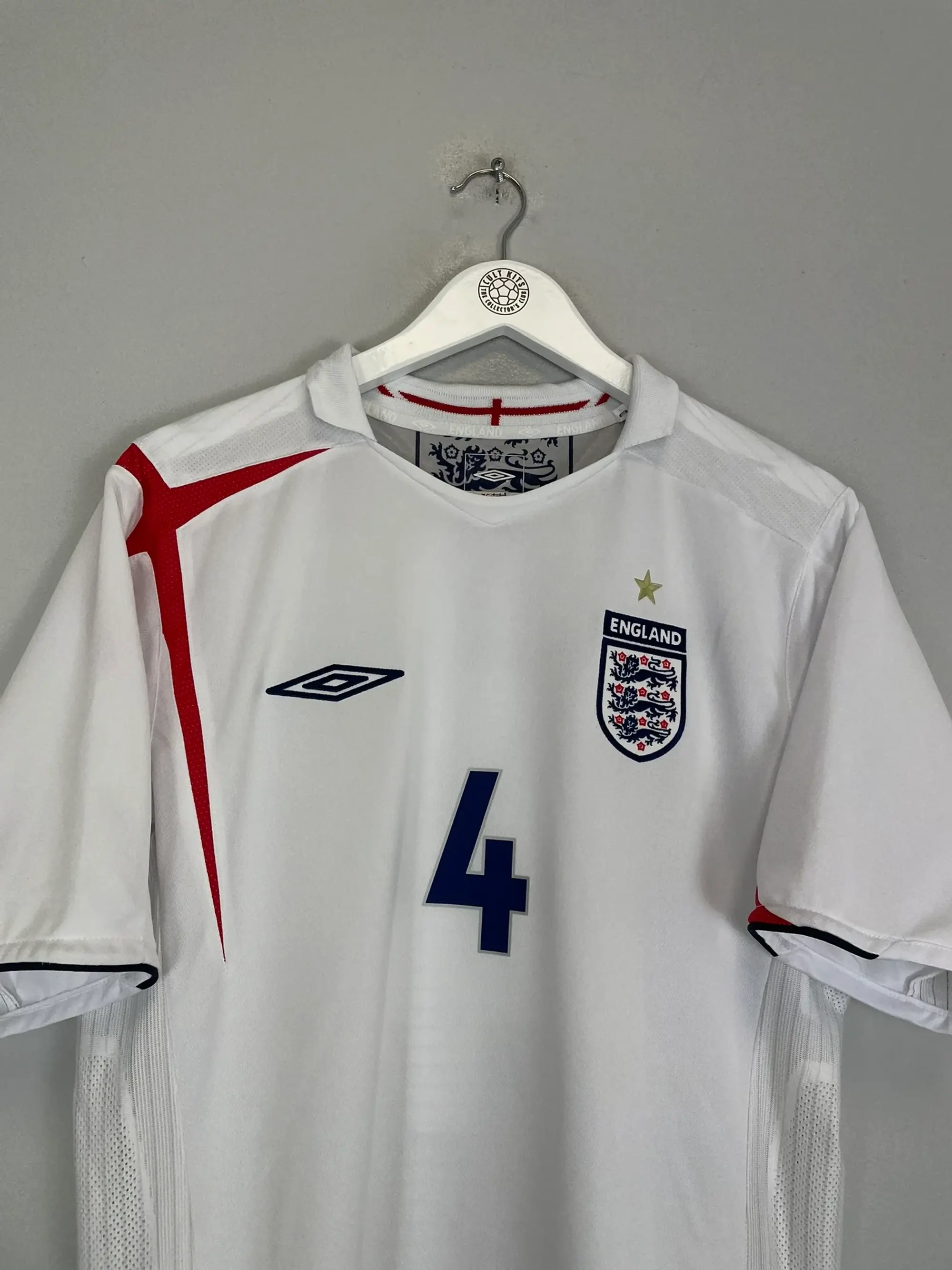 CULT KITS - 2005/07 ENGLAND GERRARD #4 HOME SHIRT (L) UMBRO