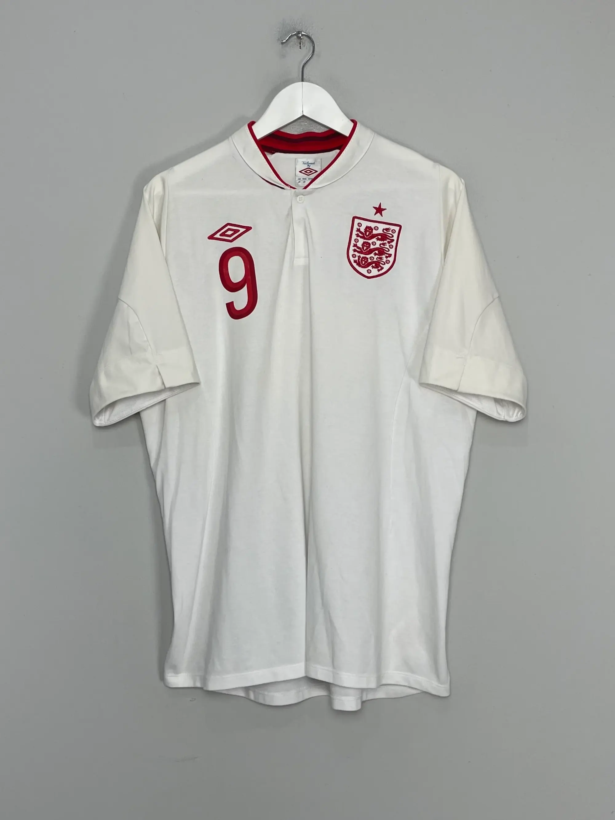 CULT KITS - 2012/13 ENGLAND BENT #9 HOME SHIRT (XL) UMBRO