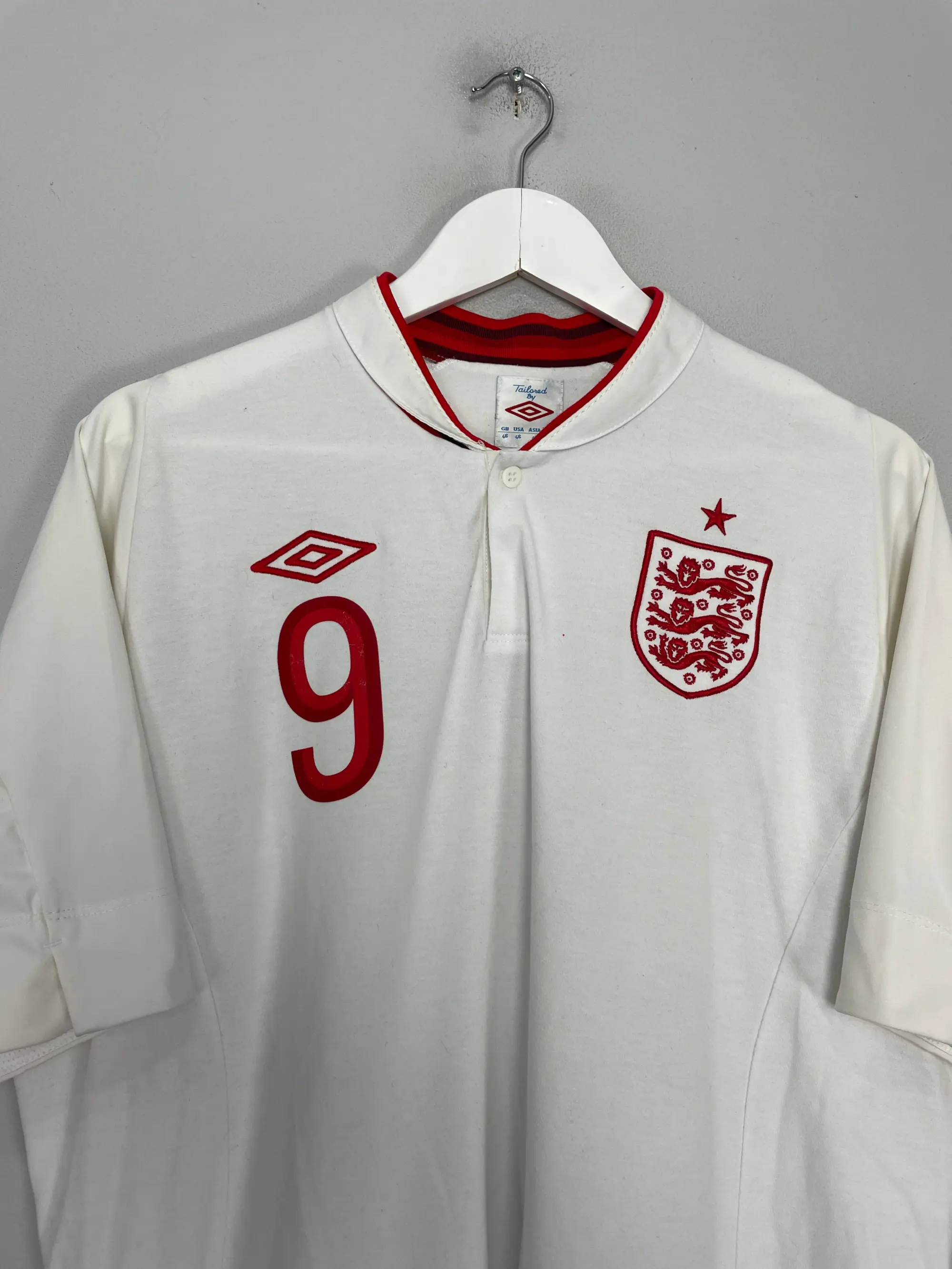 CULT KITS - 2012/13 ENGLAND BENT #9 HOME SHIRT (XL) UMBRO