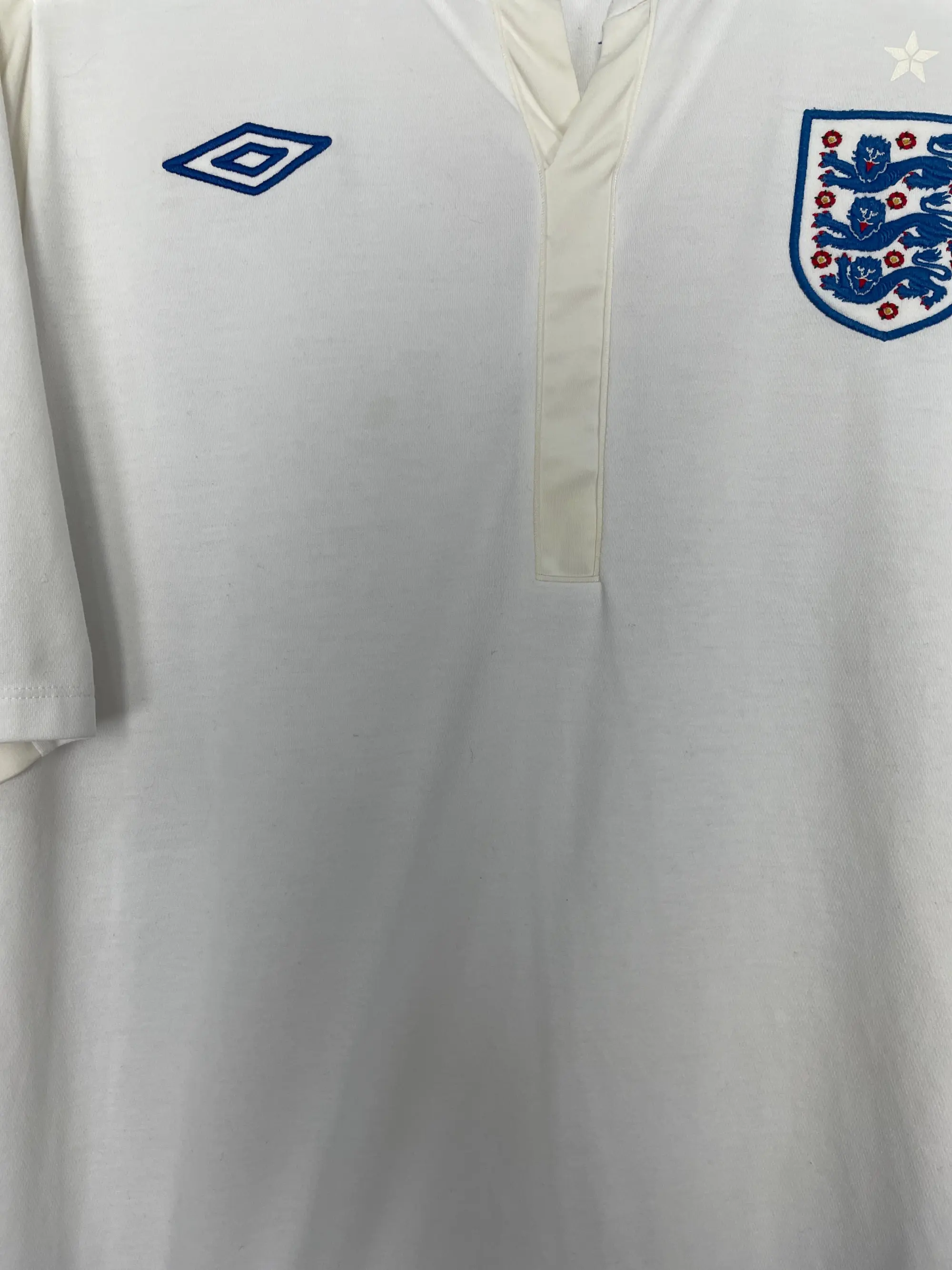CULT KITS - 2010/12 ENGLAND HOME SHIRT (XL) UMBRO
