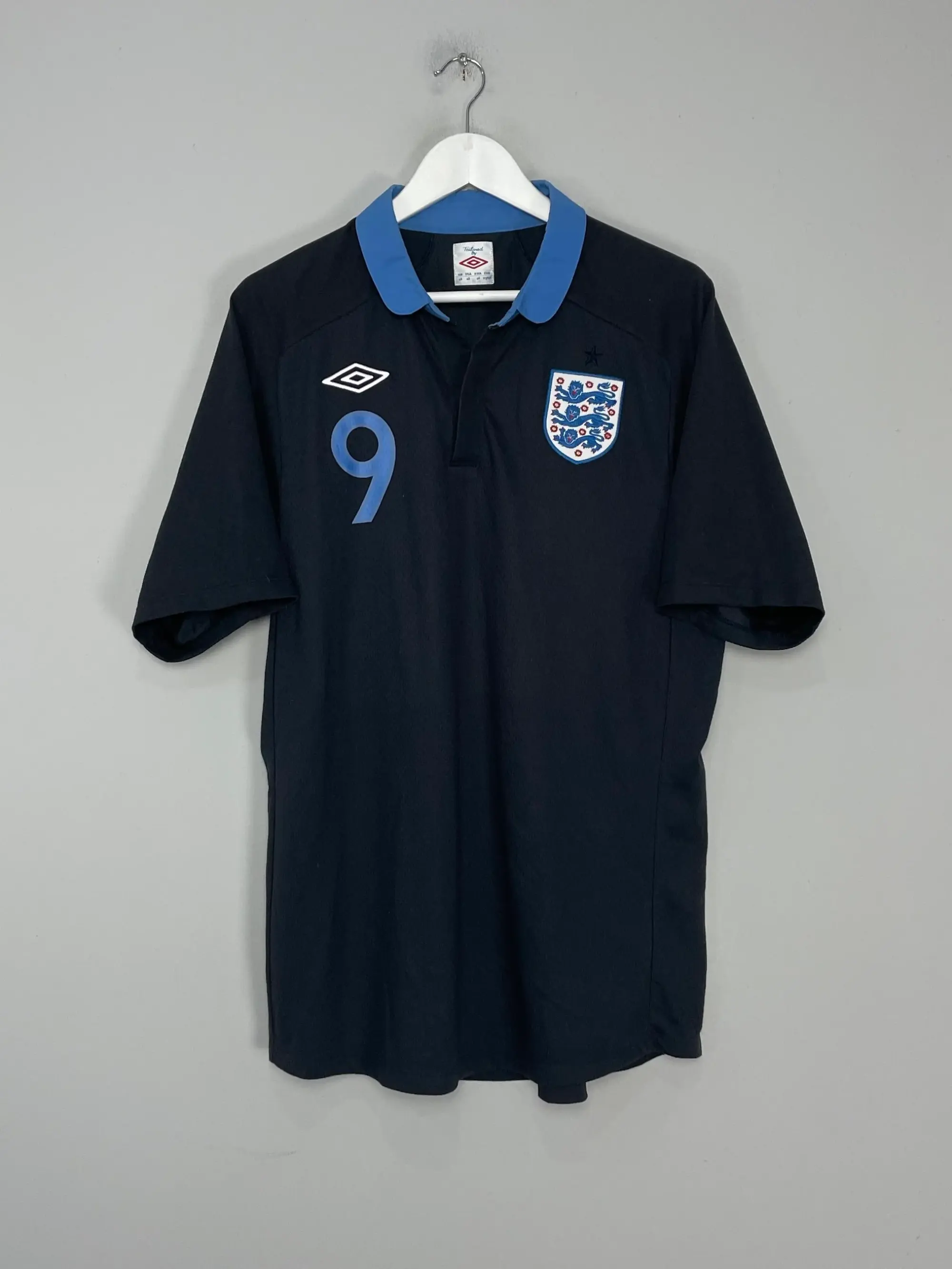 CULT KITS - 2011/12 ENGLAND YOUNG #9 AWAY SHIRT (XL) UMBRO