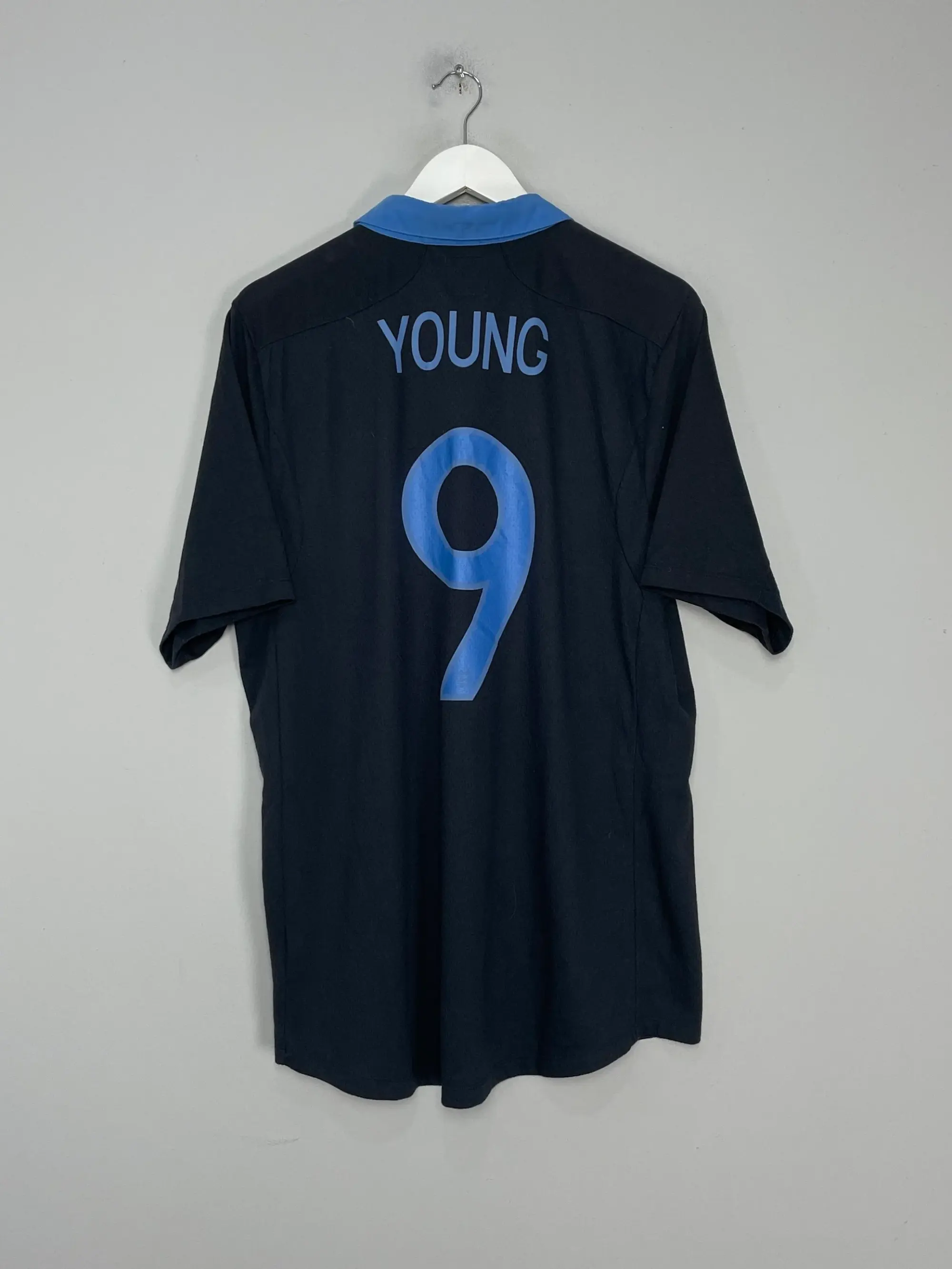CULT KITS - 2011/12 ENGLAND YOUNG #9 AWAY SHIRT (XL) UMBRO