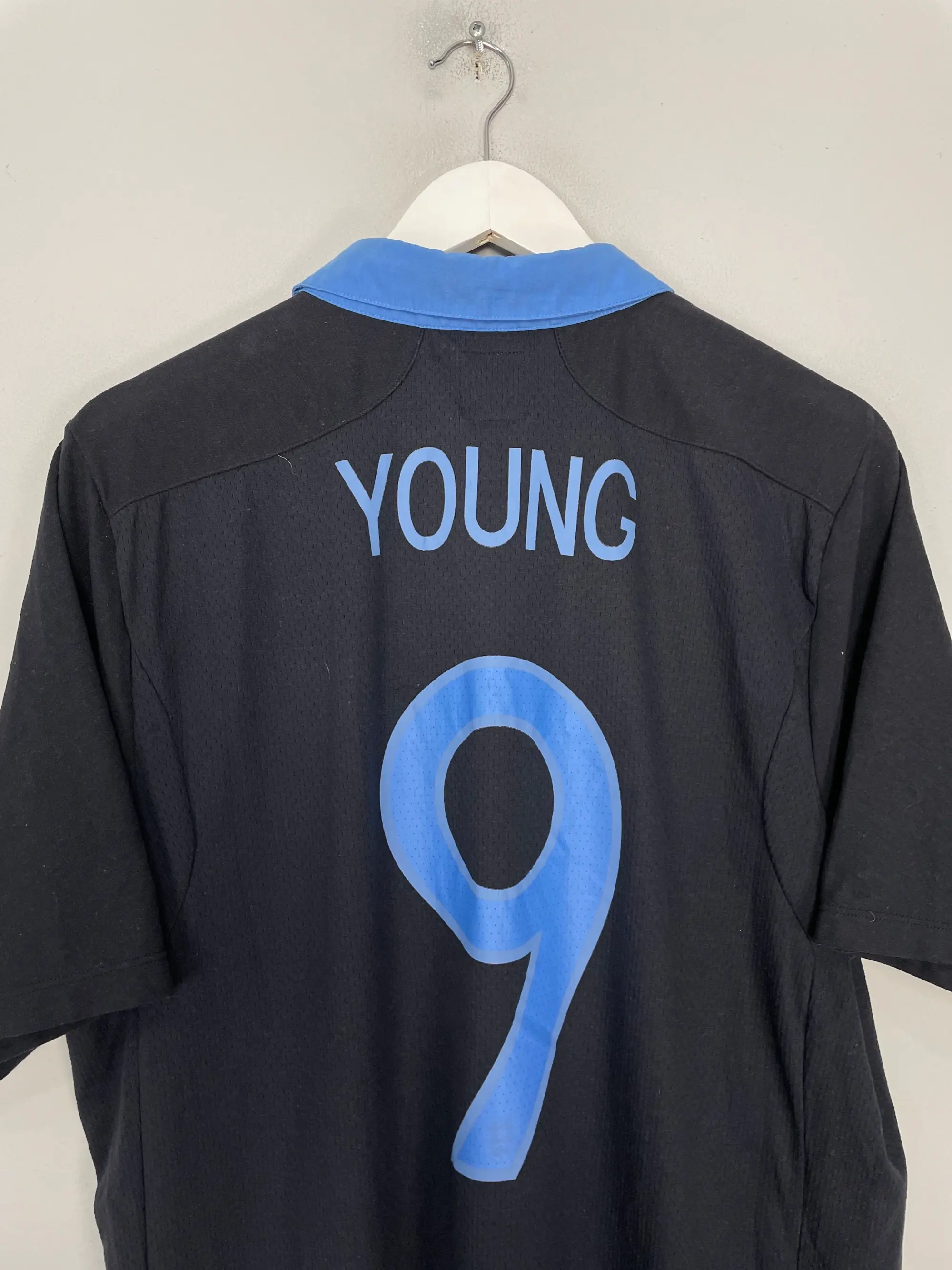 CULT KITS - 2011/12 ENGLAND YOUNG #9 AWAY SHIRT (XL) UMBRO