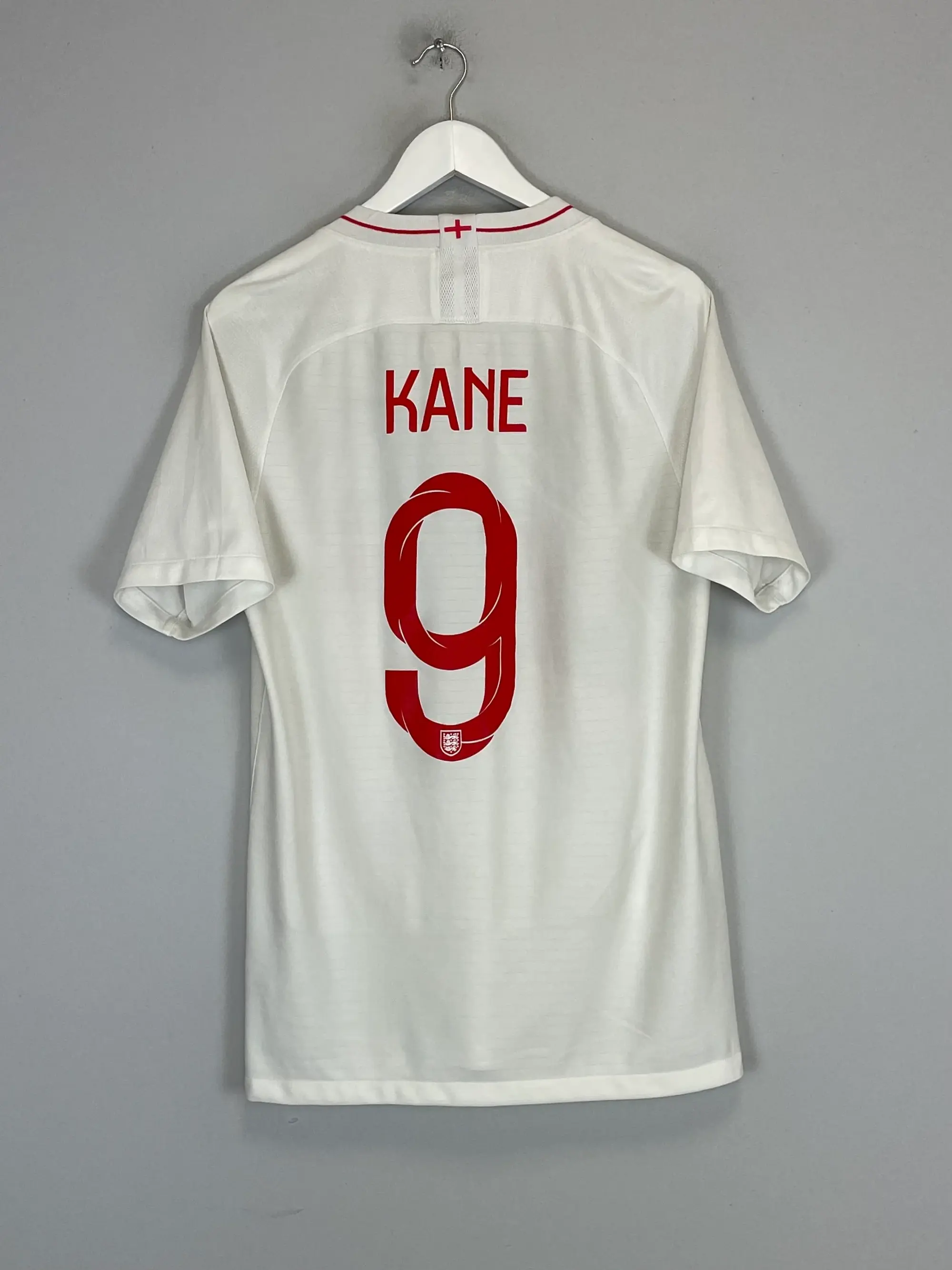 CULT KITS - 2018 ENGLAND KANE #9 HOME SHIRT (M) NIKE