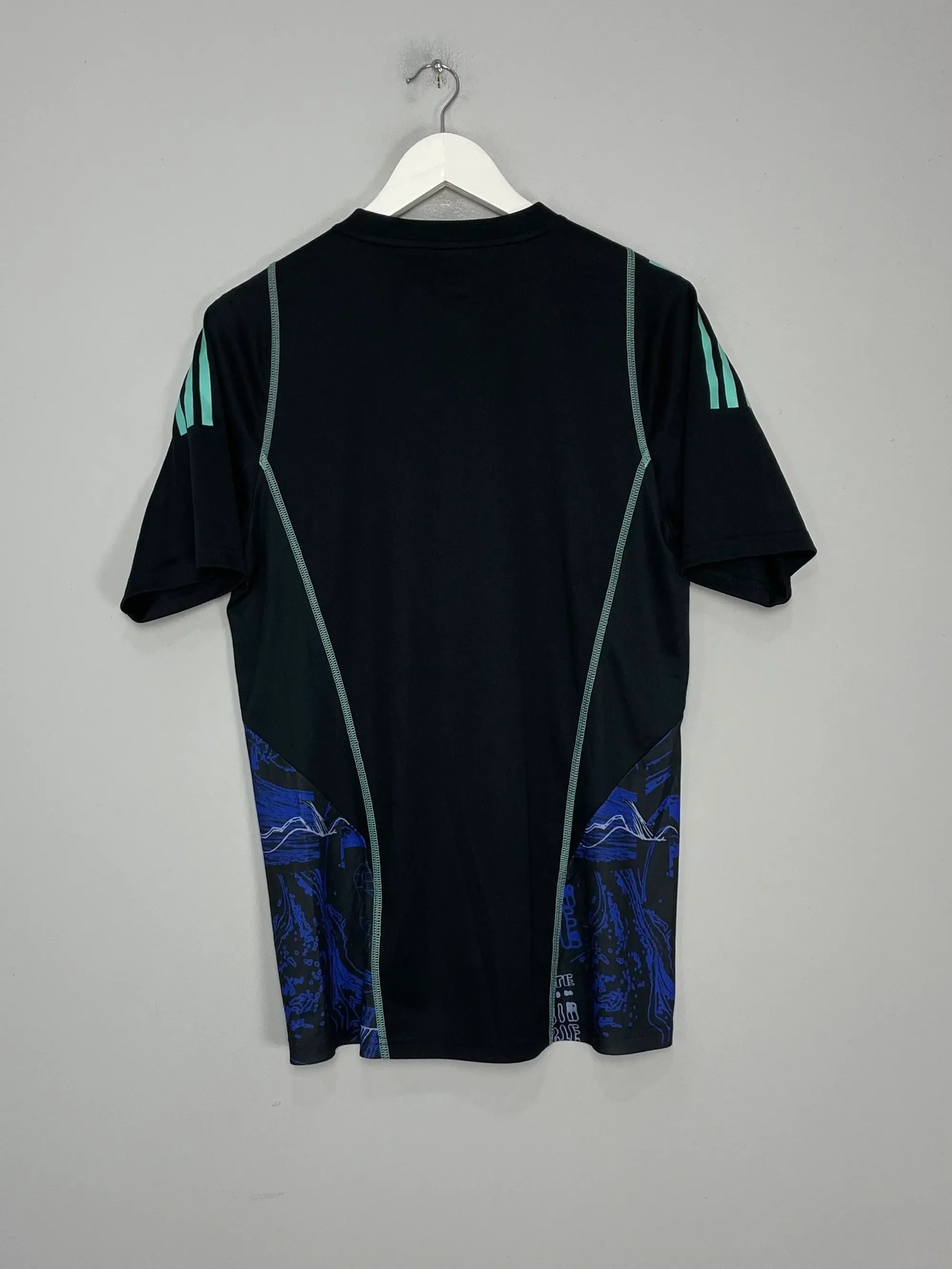 CULT KITS - 2023 DC UNITED *BNWT* ONE PLANET SHIRT (M) ADIDAS