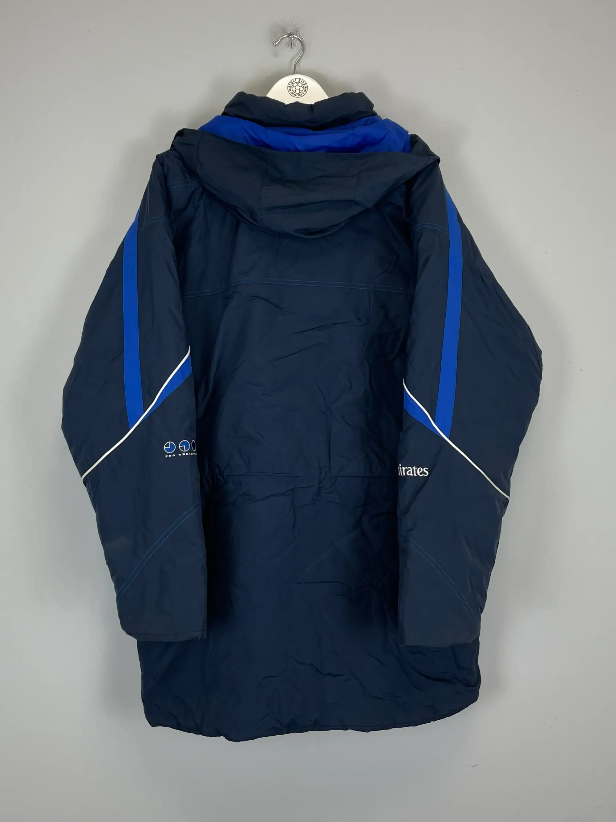 CULT KITS - 2001/02 CHELSEA BENCH COAT (L) UMBRO