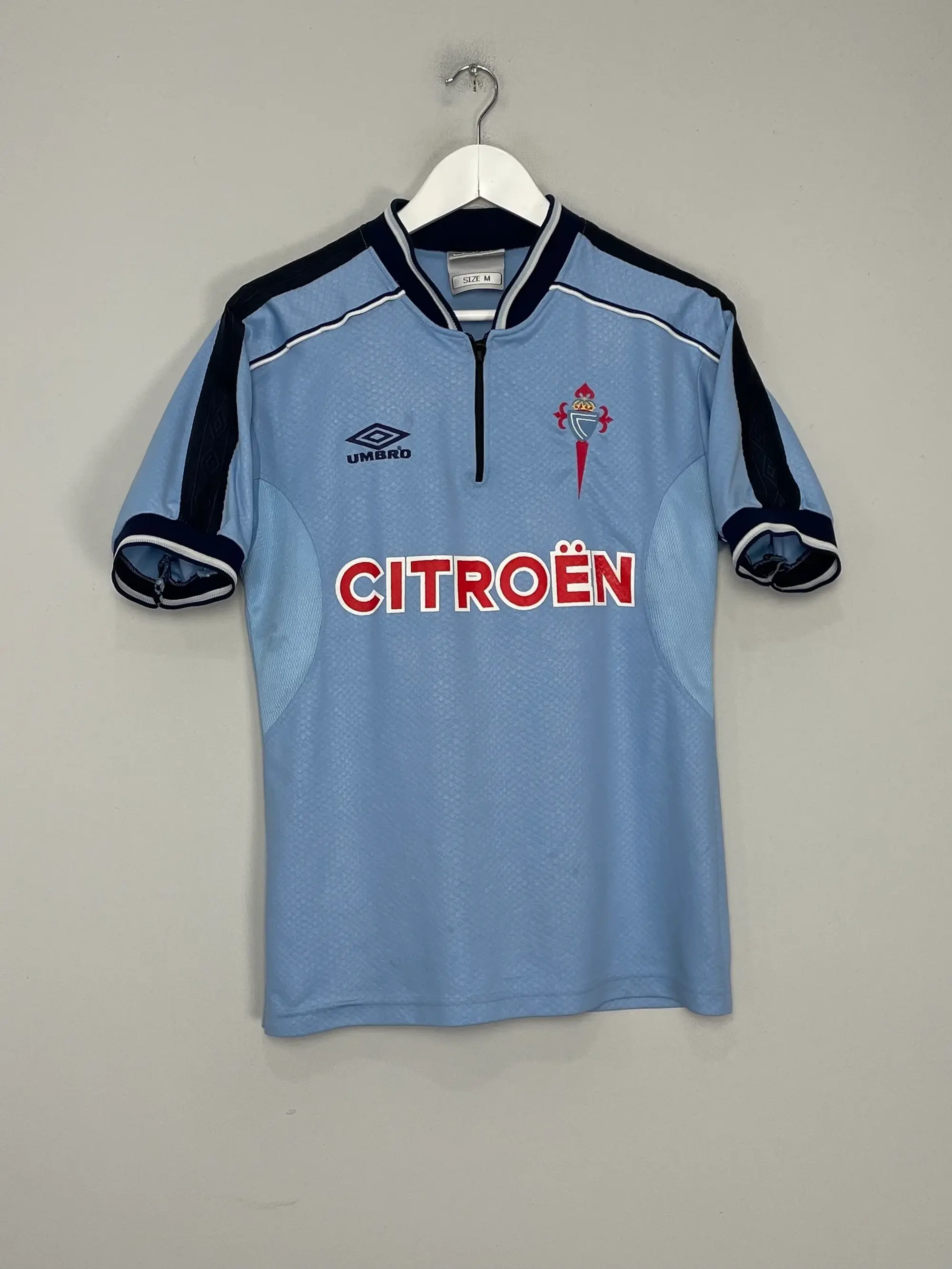 CULT KITS - 1999/01 CELTA VIGO HOME SHIRT (M) UMBRO