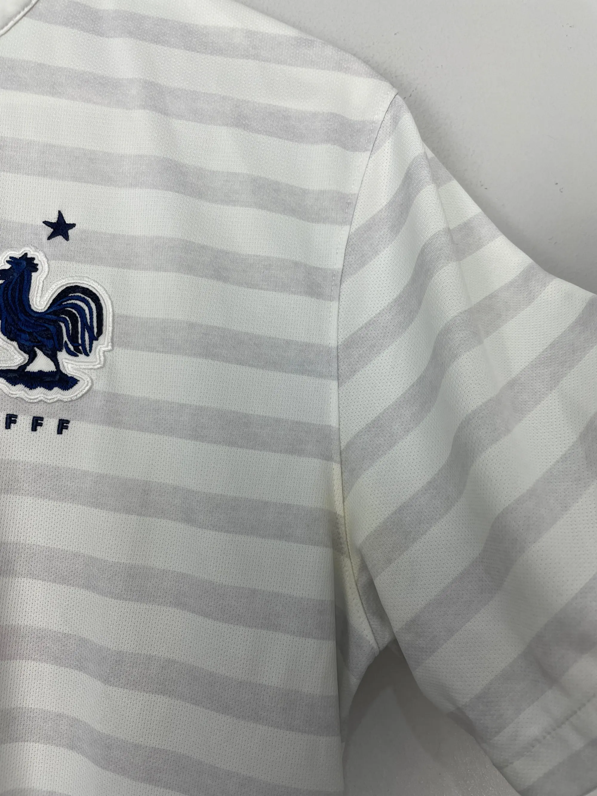 CULT KITS - 2014/15 FRANCE AWAY SHIRT (L) NIKE
