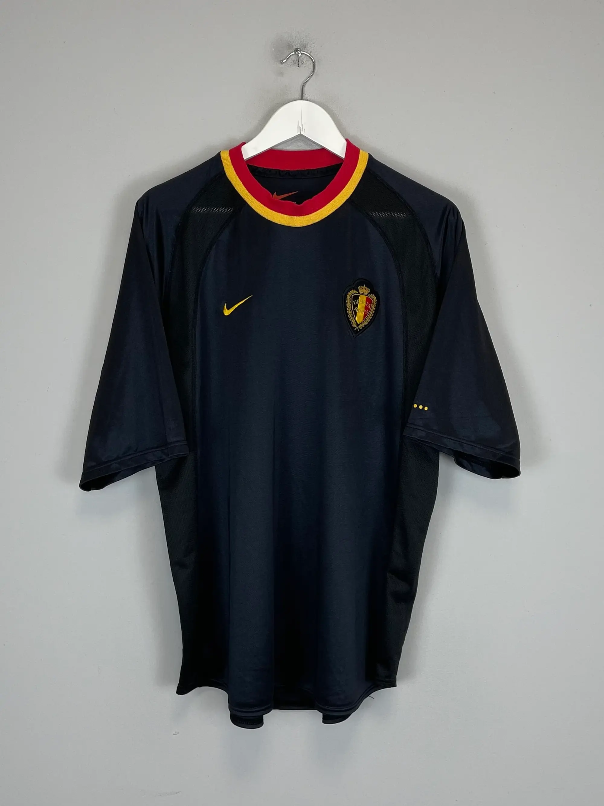 CULT KITS - 2000/02 BELGIUM AWAY SHIRT (L) NIKE