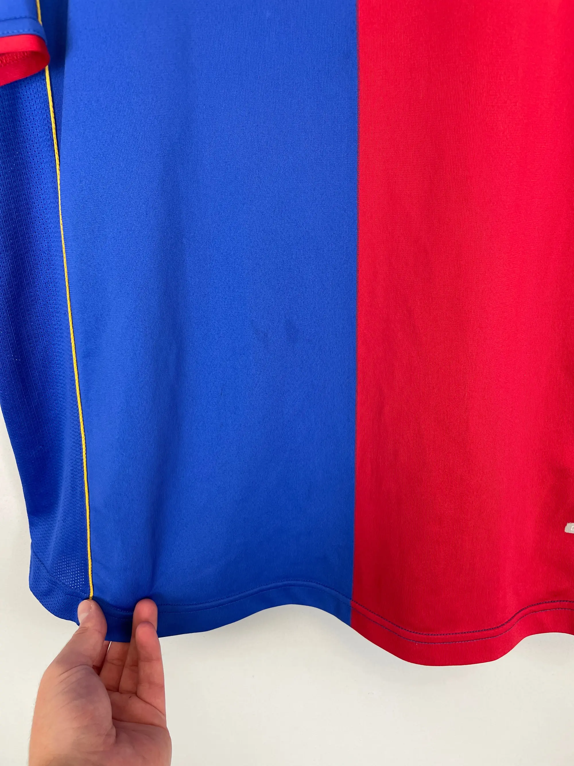 CULT KITS - 2004/05 FC BASEL HOME SHIRT (XL) NIKE