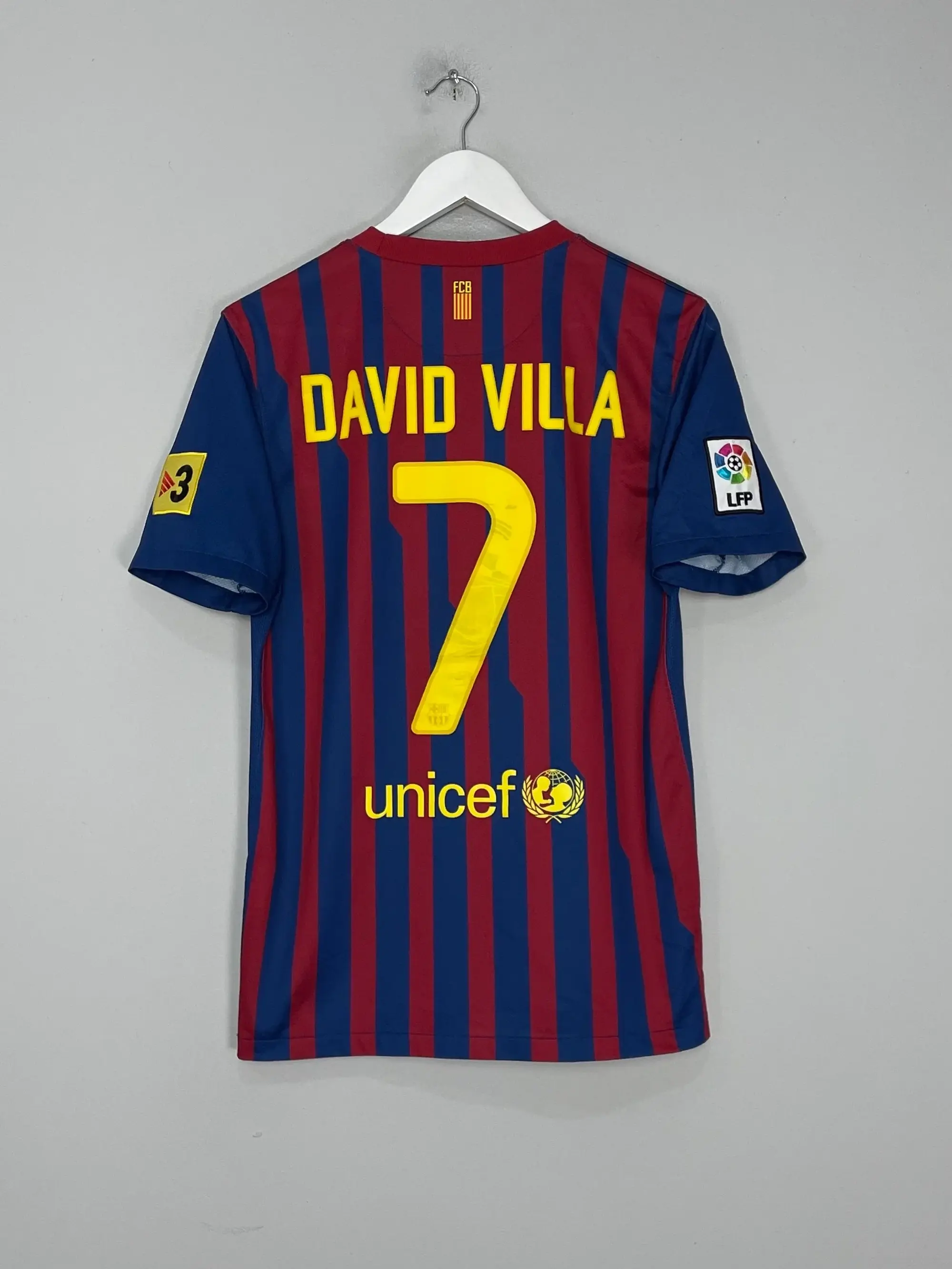 CULT KITS - 2011/12 BARCELONA DAVID VILLA #7 HOME SHIRT (S) NIKE