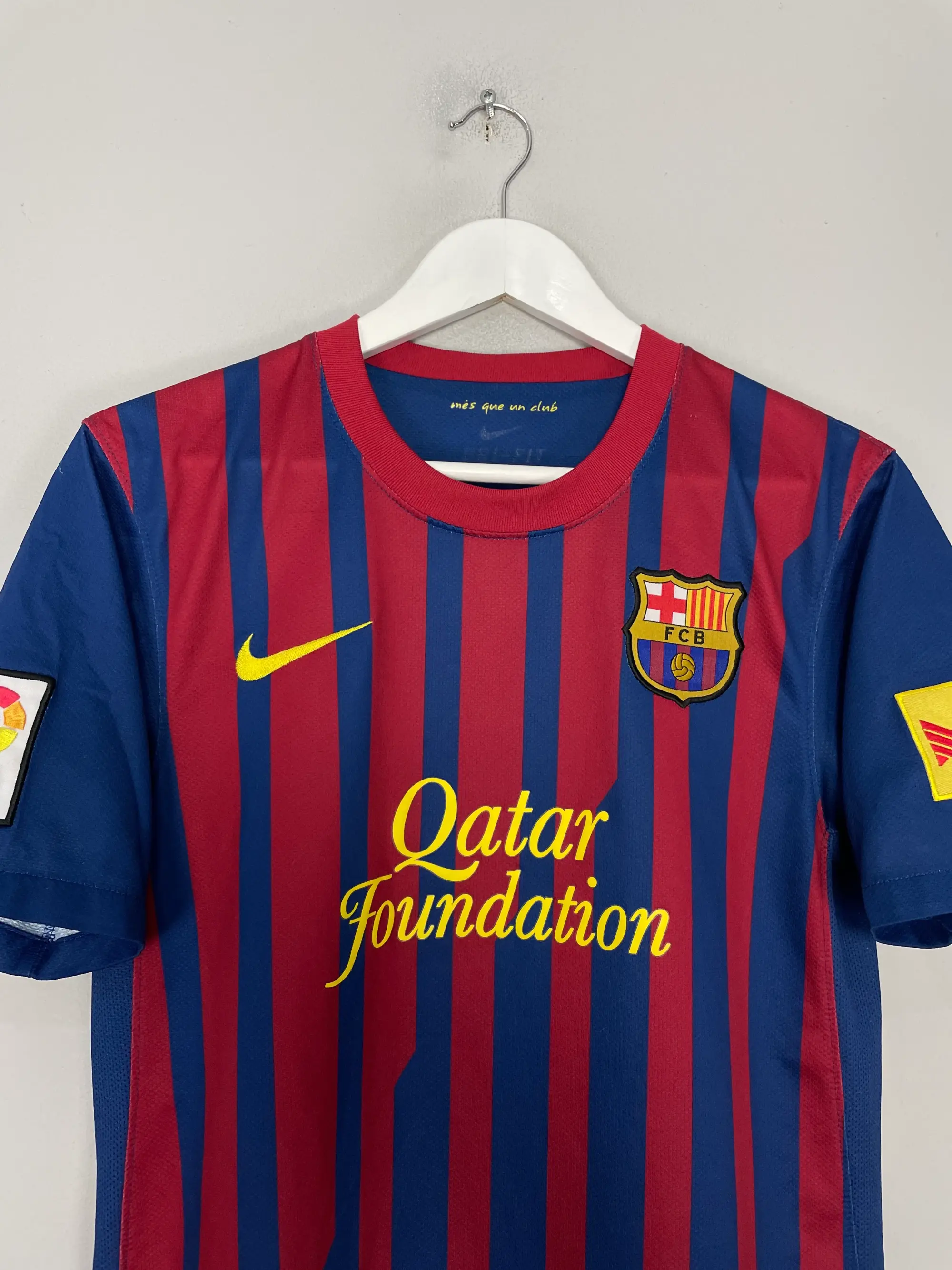 CULT KITS - 2011/12 BARCELONA DAVID VILLA #7 HOME SHIRT (S) NIKE