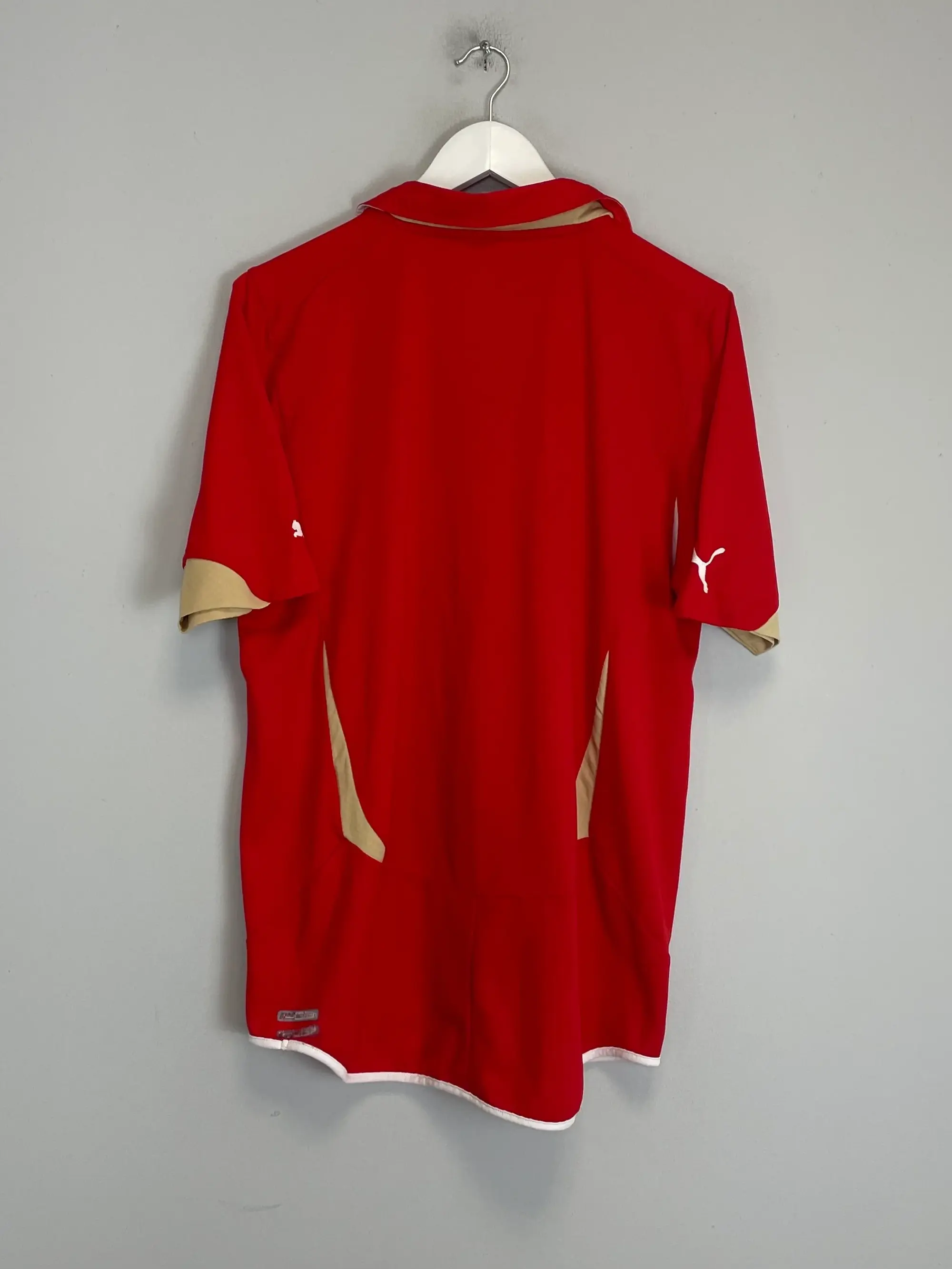 CULT KITS - 2010 BAHRAIN HOME SHIRT (M) PUMA