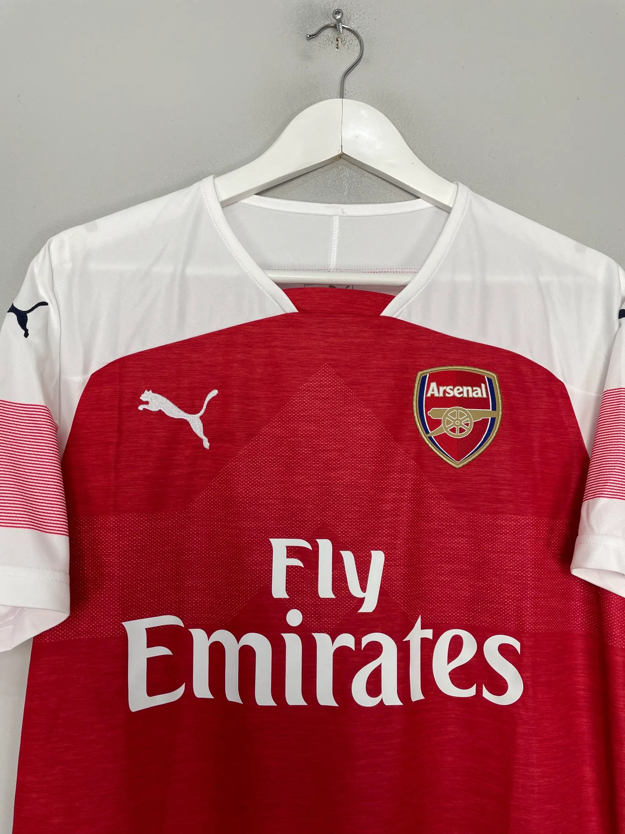 CULT KITS - 2018/19 ARSENAL XHAKA #24 HOME SHIRT (M) PUMA