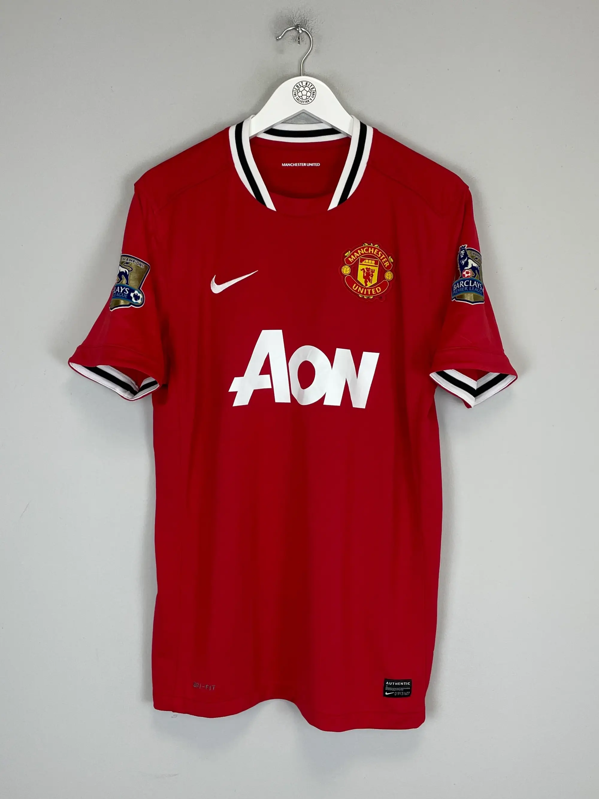 2011/12 MANCHESTER UNITED YOUNG #18 HOME SHIRT (L) NIKE | Cult Kits