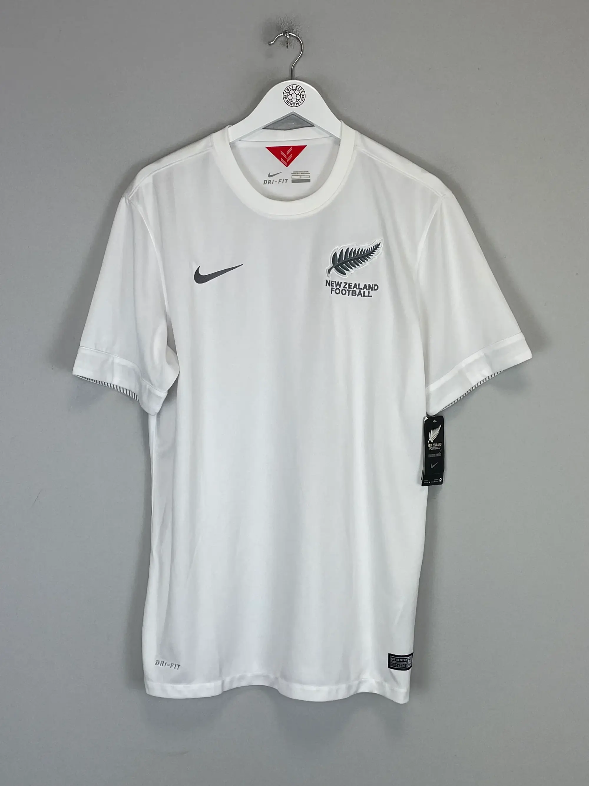 2014/15 NEW ZEALAND *BNWT* HOME SHIRT (L) NIKE | Cult Kits