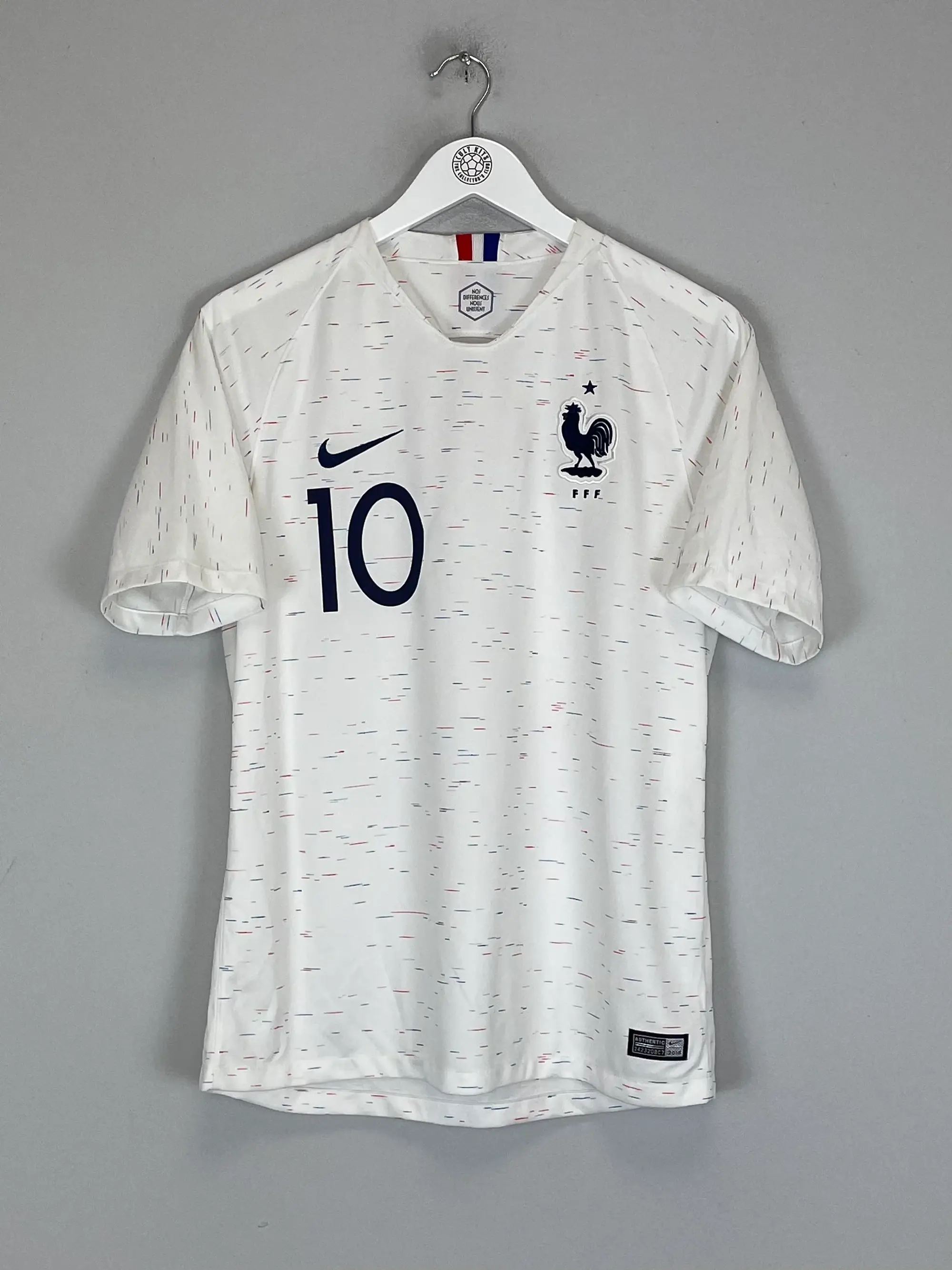 CULT KITS - 2018/19 FRANCE MBAPPE #10 AWAY SHIRT (M) NIKE
