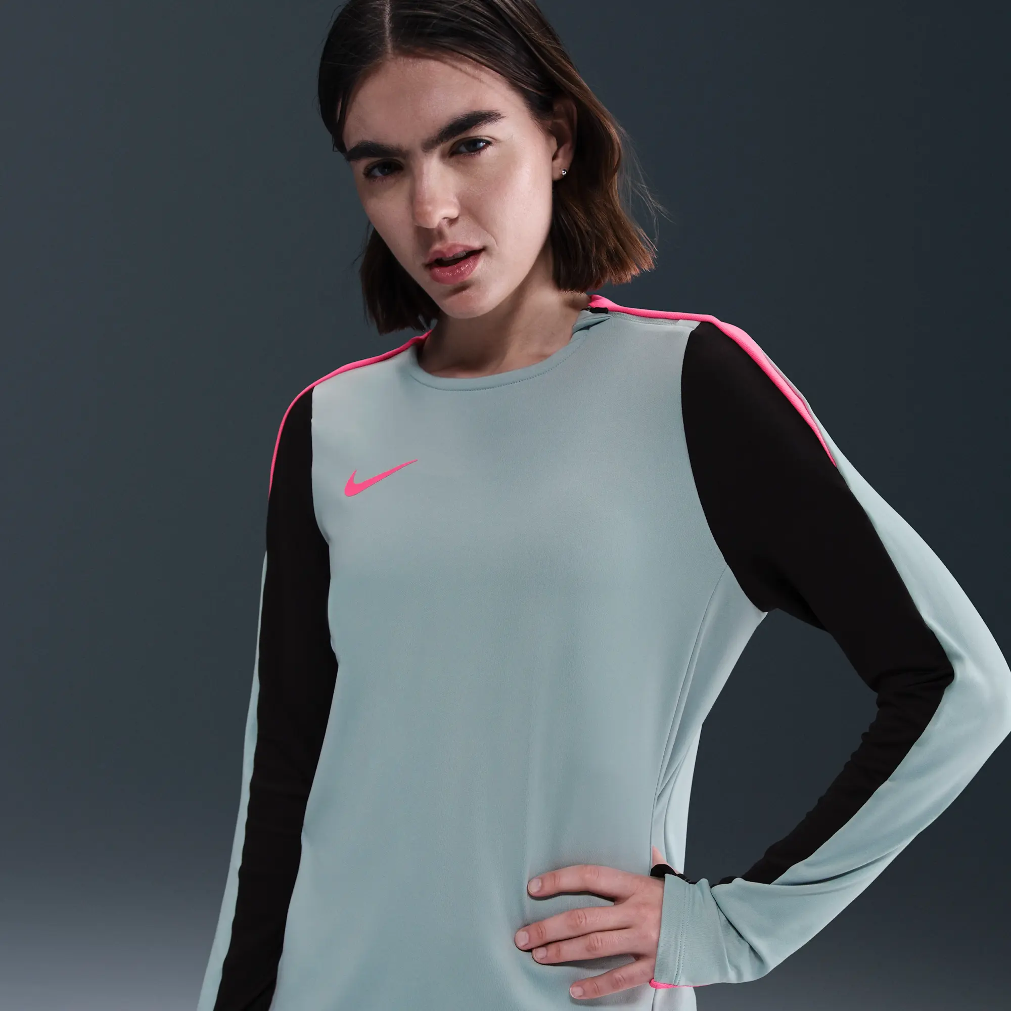 Nike Strike Women's Dri-FIT Crew-Neck Football Top - Grey - Polyester/Elastane