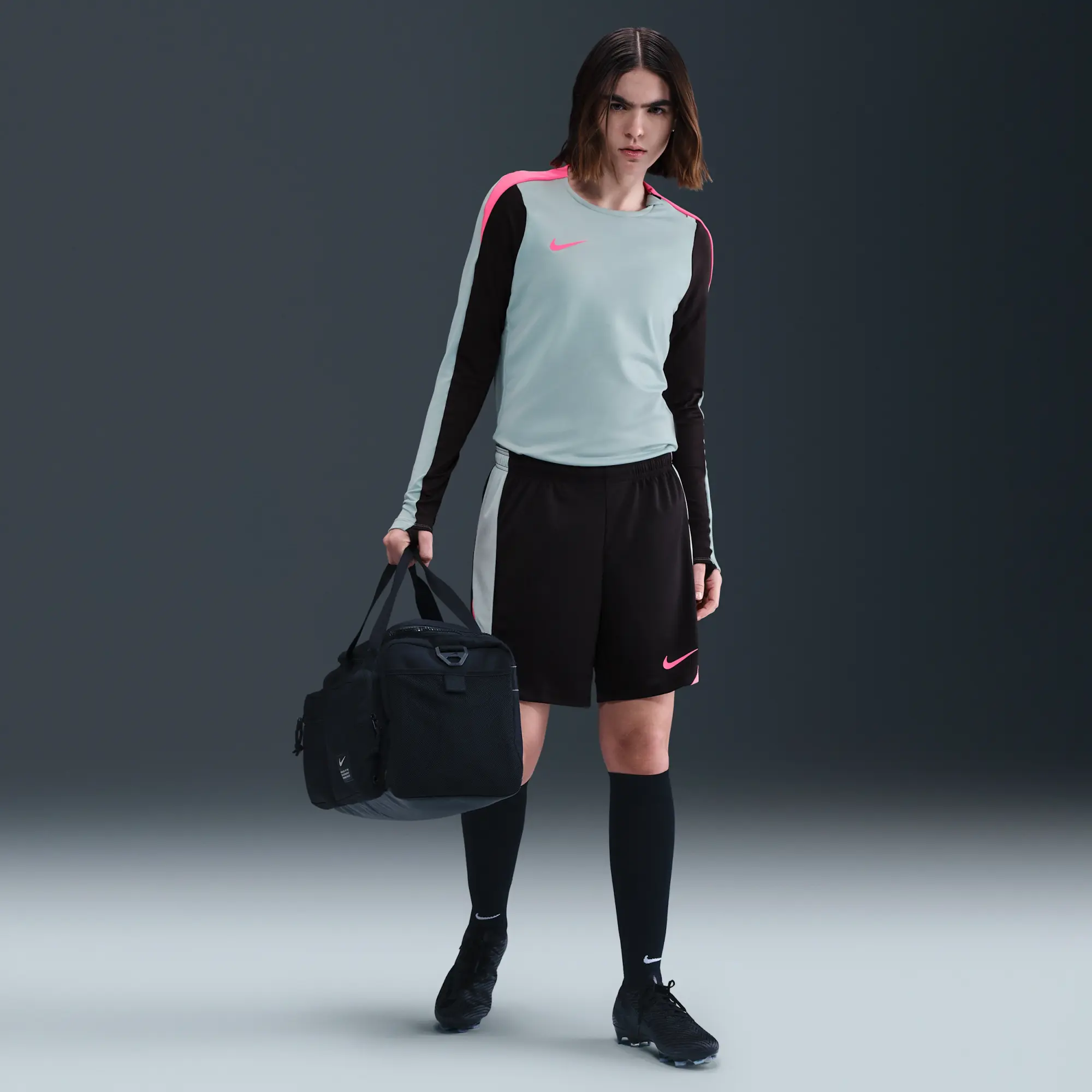 Nike Strike Women's Dri-FIT Crew-Neck Football Top - Grey - Polyester/Elastane