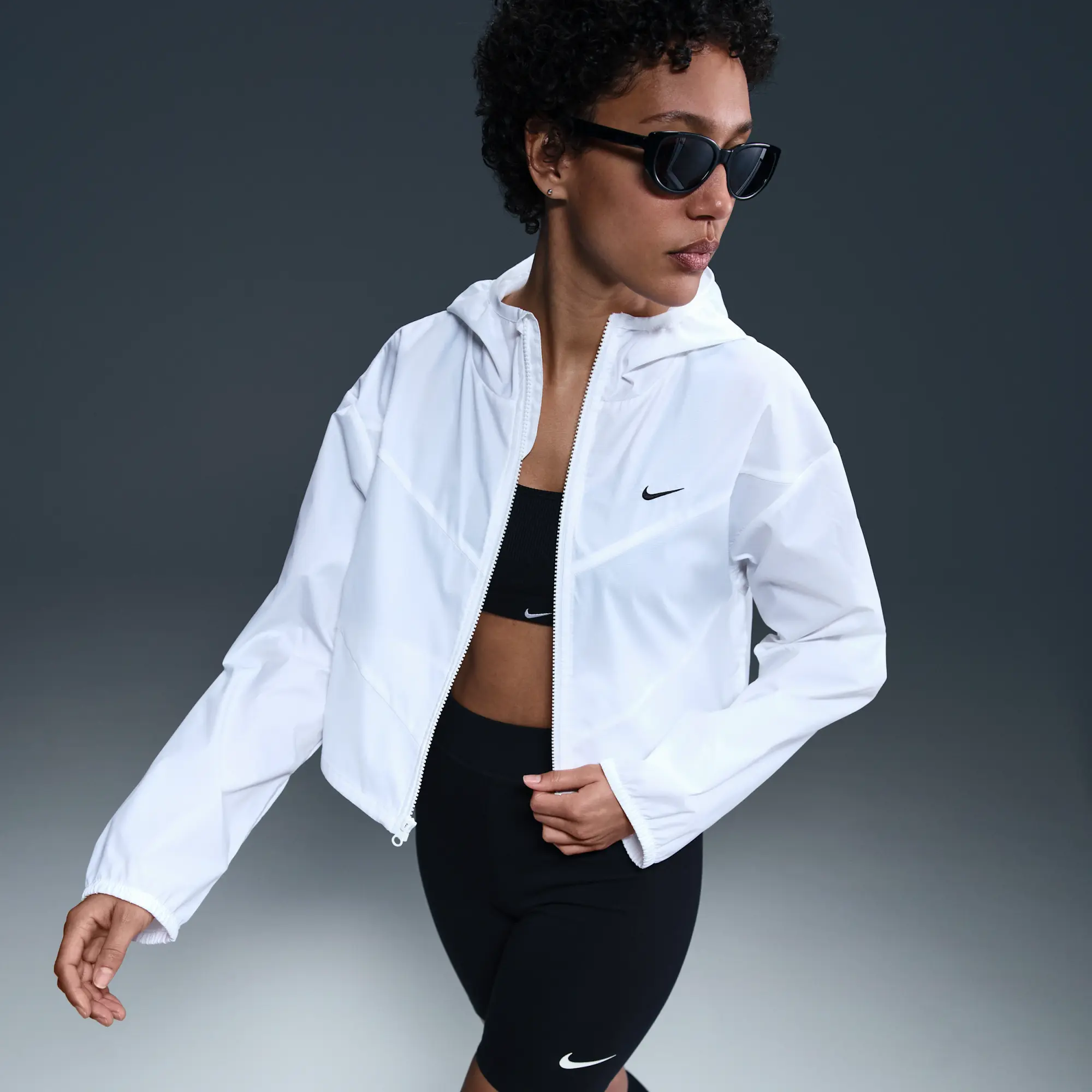 Nike Sportswear Windrunner Women's Loose Woven Hooded Jacket - White - Polyester