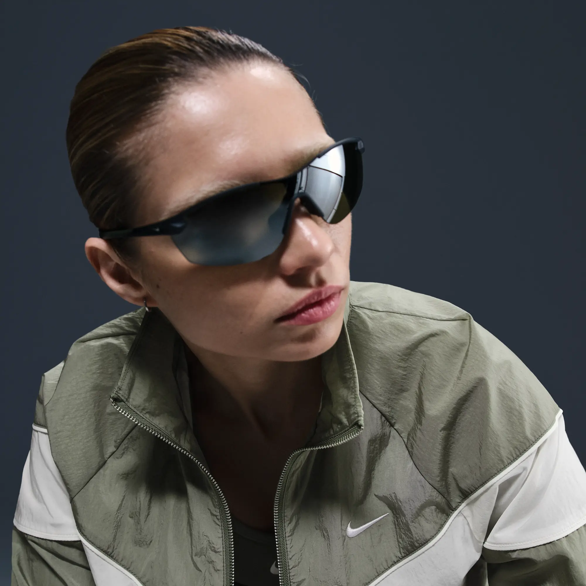 Nike Windrunner Women's Loose UV Woven Full-Zip Jacket - Green - Nylon