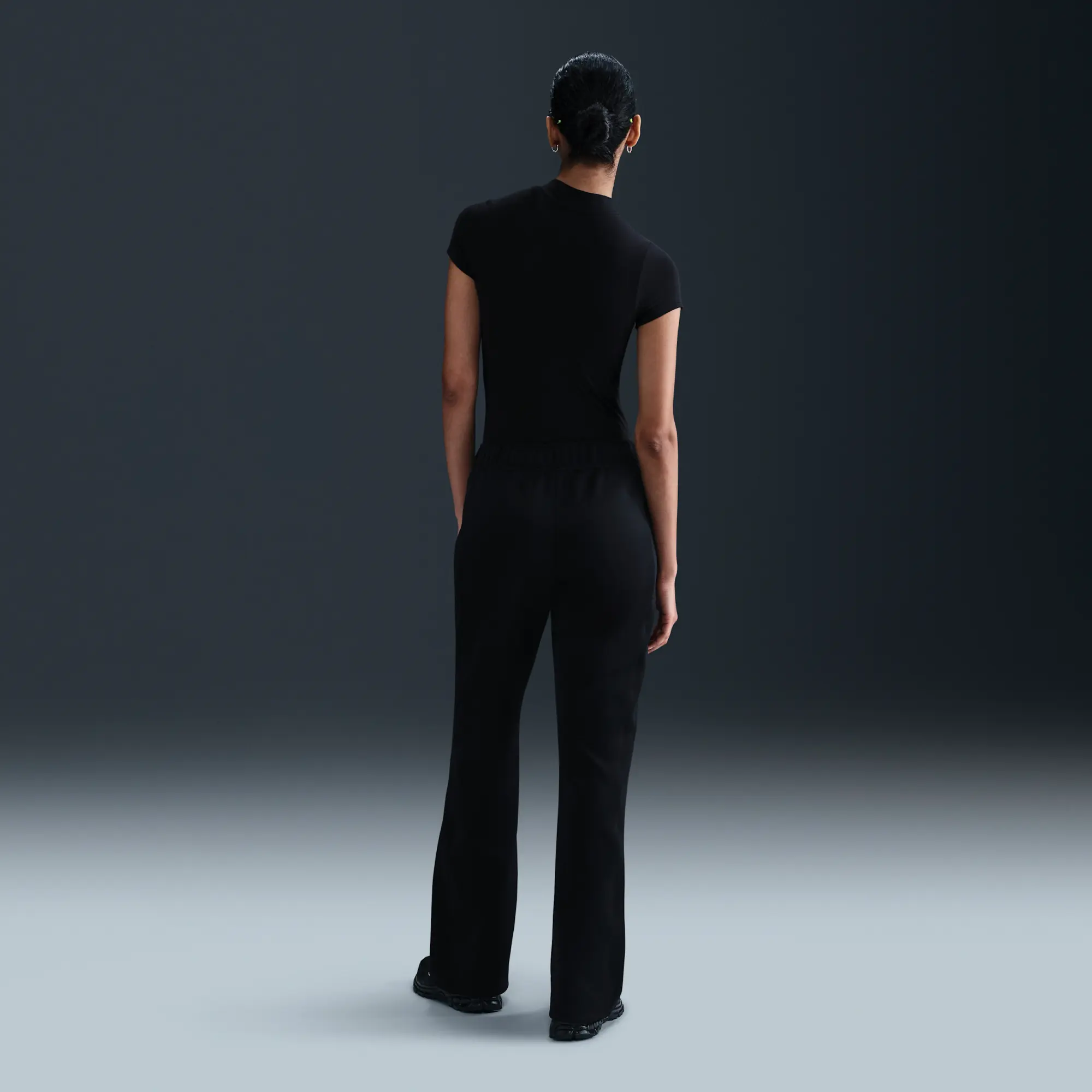 Nike Sportswear Windrunner Women's Mid-Rise Slim Knit Trousers - Black - Polyester/Elastane