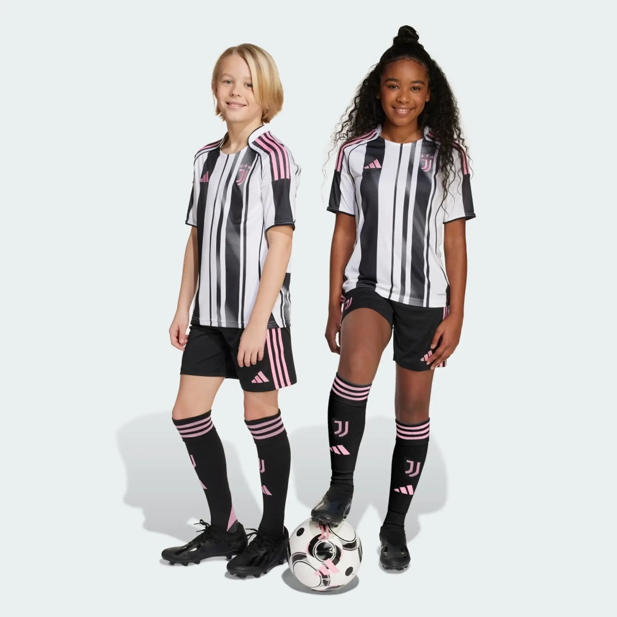 adidas Juventus 25/26 Home Shorts Kids