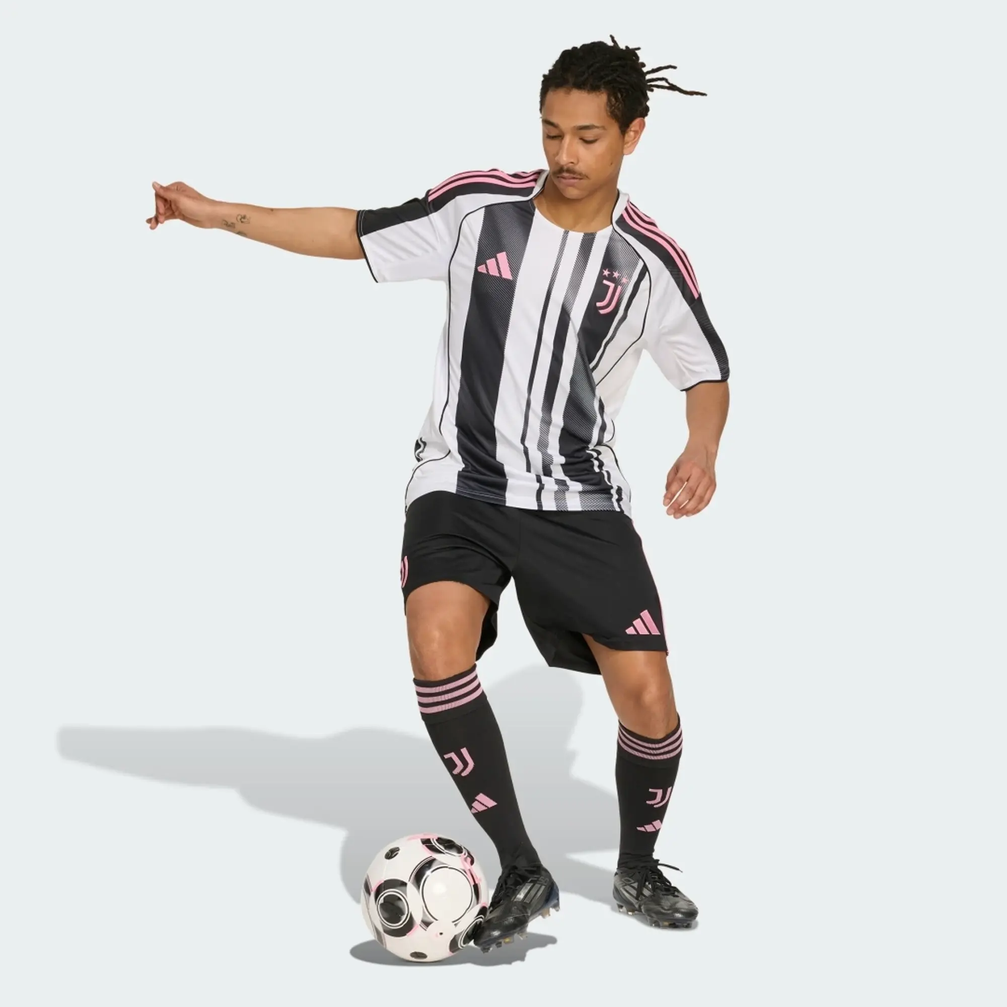 adidas Juventus 25/26 Home Shorts