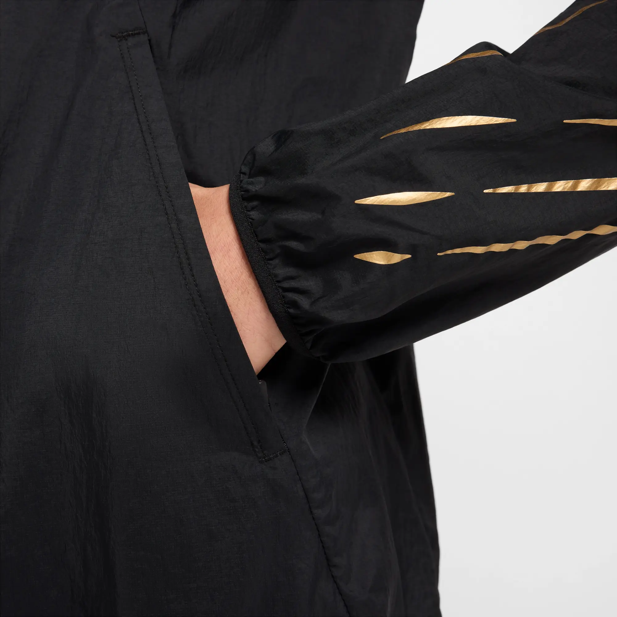 Nike x Jakob Men's Water-Repellent Running Jacket - Black - Recycled Fibres