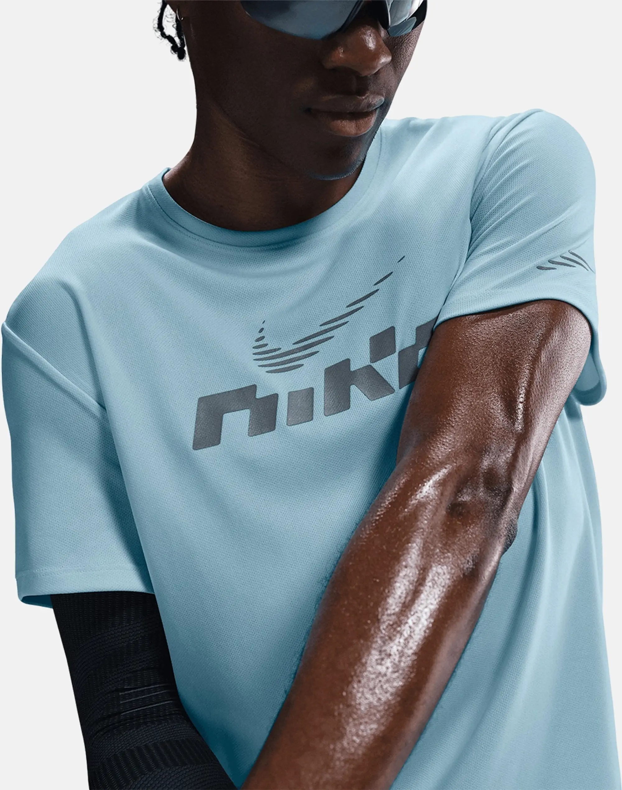 Men's Nike Miler Flash T-Shirt in Blue/Silver 
